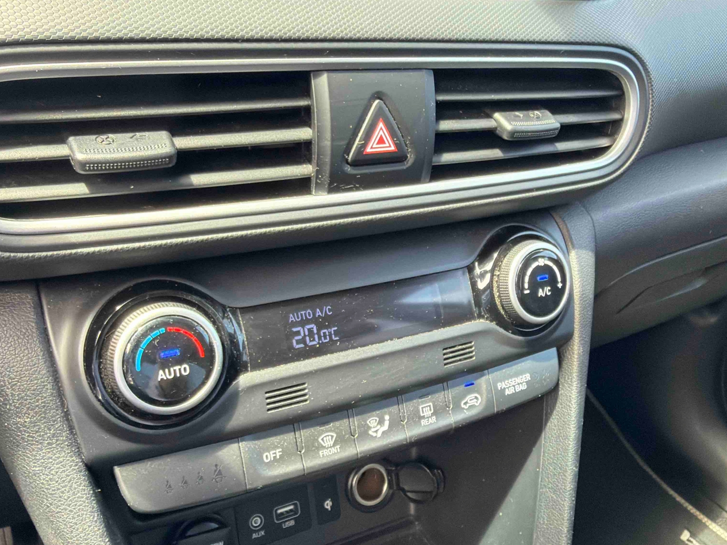 HYUNDAI Kona 1.0 T-GDi 120 Edition #1 - Véhicule Occasion - Océane Auto HYUNDAI Kona 1.0 T-GDi 120 Edition #1 - Véhicule Occasion Océane Auto