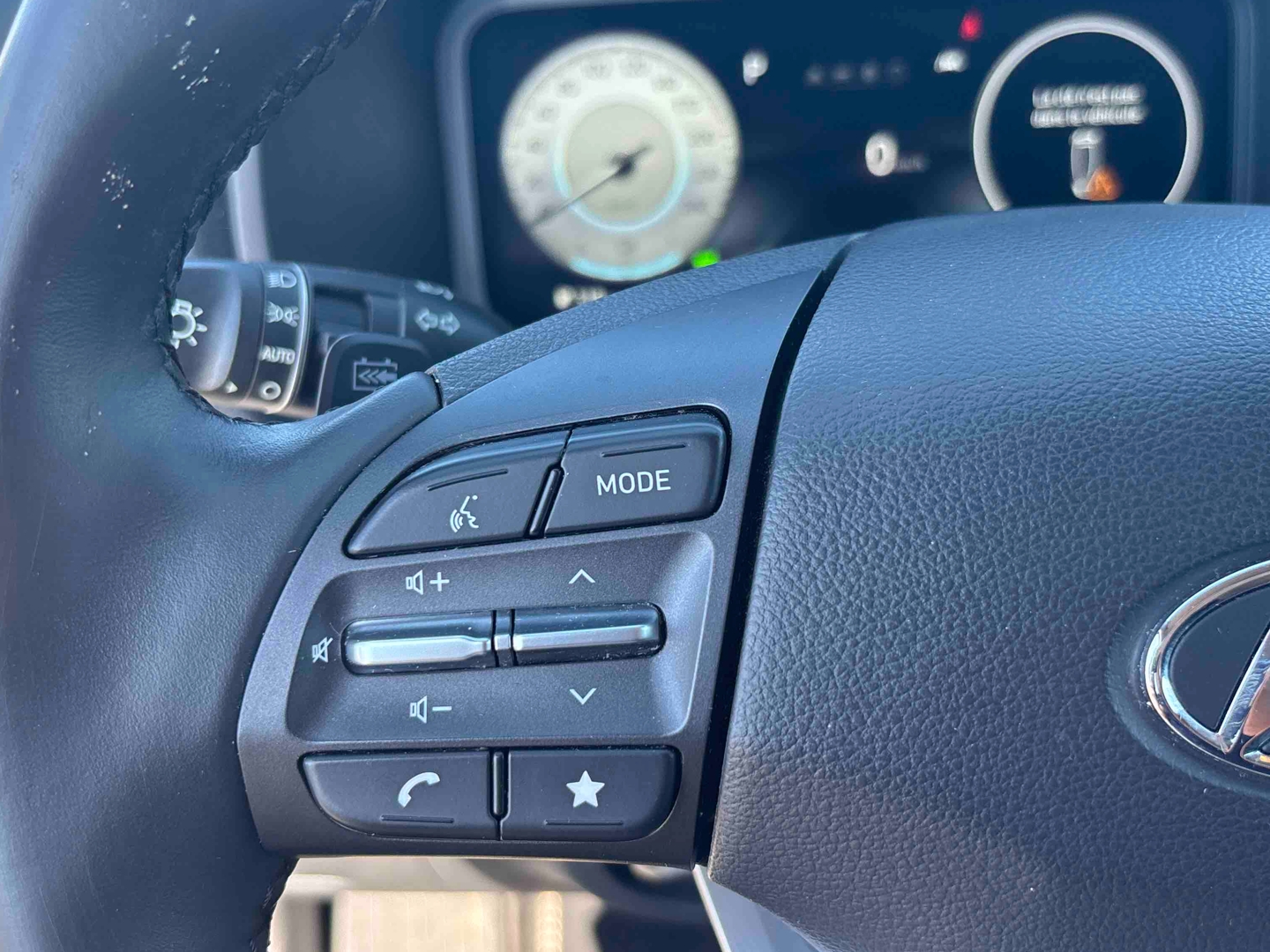 HYUNDAI Kona Electrique 39 kWh - 136 ch Intuitive - Véhicule Occasion - Océane Auto HYUNDAI Kona Electrique 39 kWh - 136 ch Intuitive - Véhicule Occasion Océane Auto