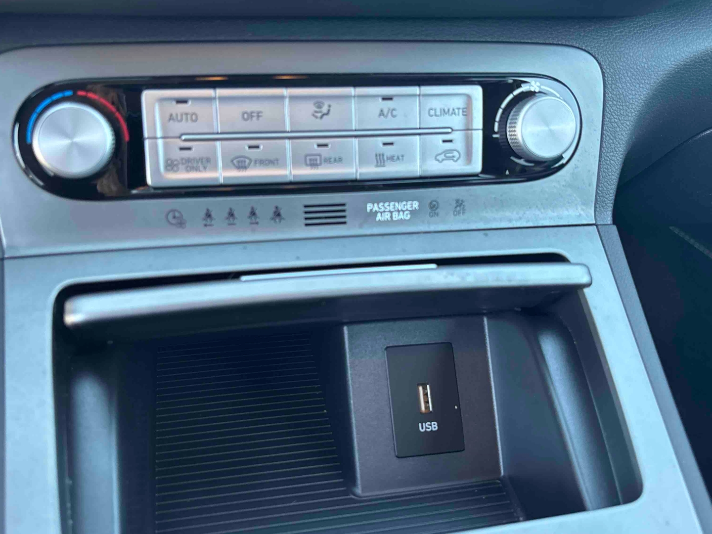 HYUNDAI Kona Electrique 39 kWh - 136 ch Intuitive - Véhicule Occasion - Océane Auto HYUNDAI Kona Electrique 39 kWh - 136 ch Intuitive - Véhicule Occasion Océane Auto