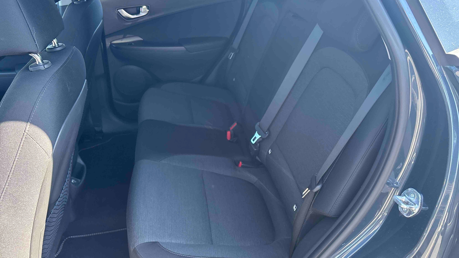 HYUNDAI Kona Electrique 39 kWh - 136 ch Intuitive - Véhicule Occasion - Océane Auto HYUNDAI Kona Electrique 39 kWh - 136 ch Intuitive - Véhicule Occasion Océane Auto