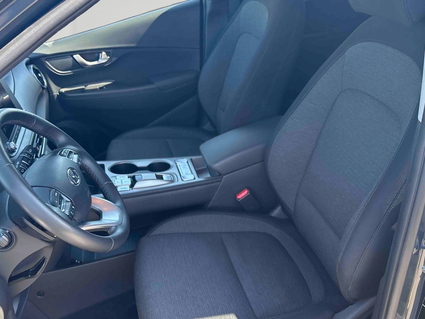 HYUNDAI Kona Electrique 39 kWh - 136 ch Intuitive - Véhicule Occasion - Océane Auto HYUNDAI Kona Electrique 39 kWh - 136 ch Intuitive - Véhicule Occasion Océane Auto