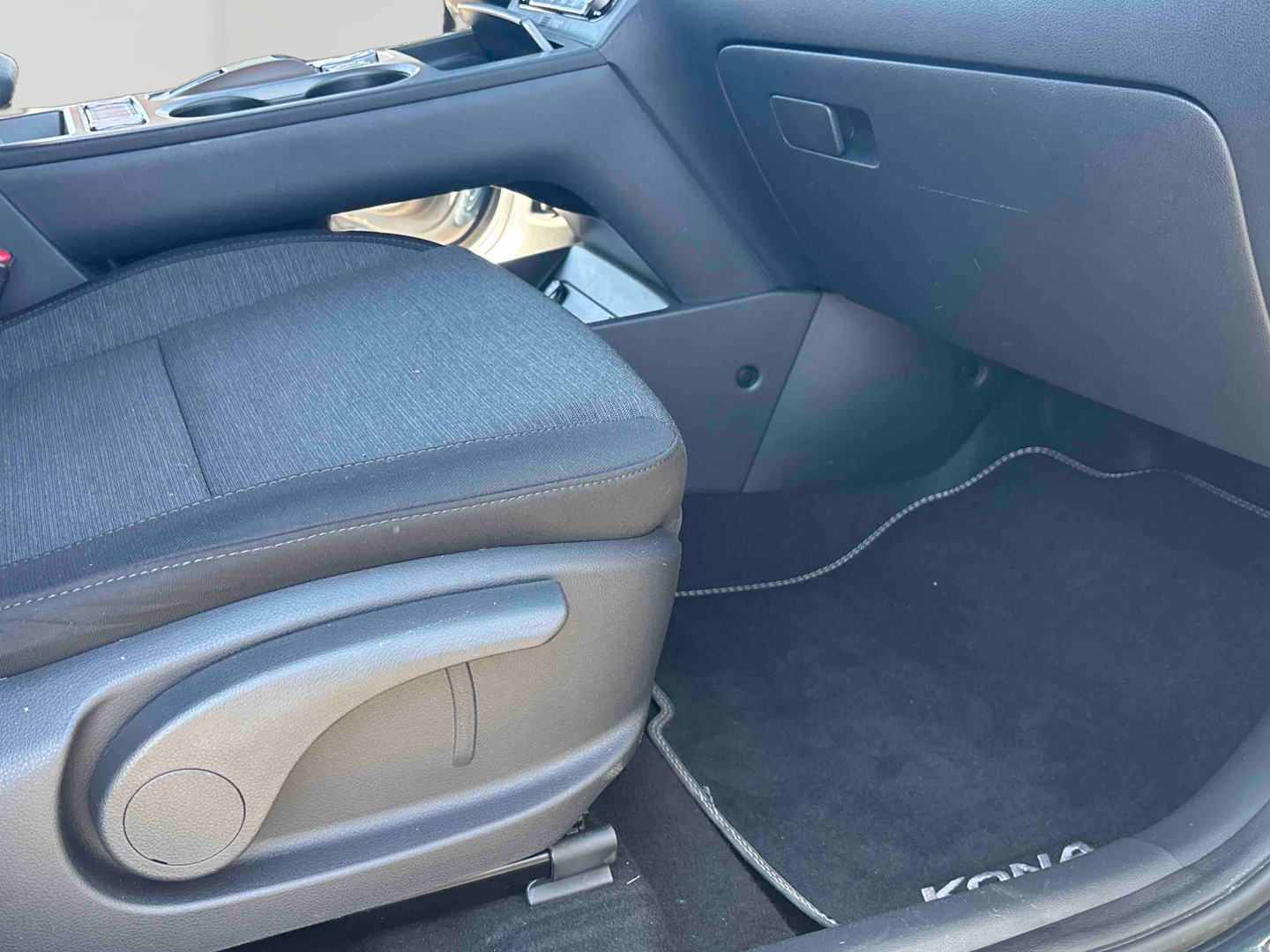 HYUNDAI Kona Electrique 39 kWh - 136 ch Intuitive - Véhicule Occasion - Océane Auto HYUNDAI Kona Electrique 39 kWh - 136 ch Intuitive - Véhicule Occasion Océane Auto