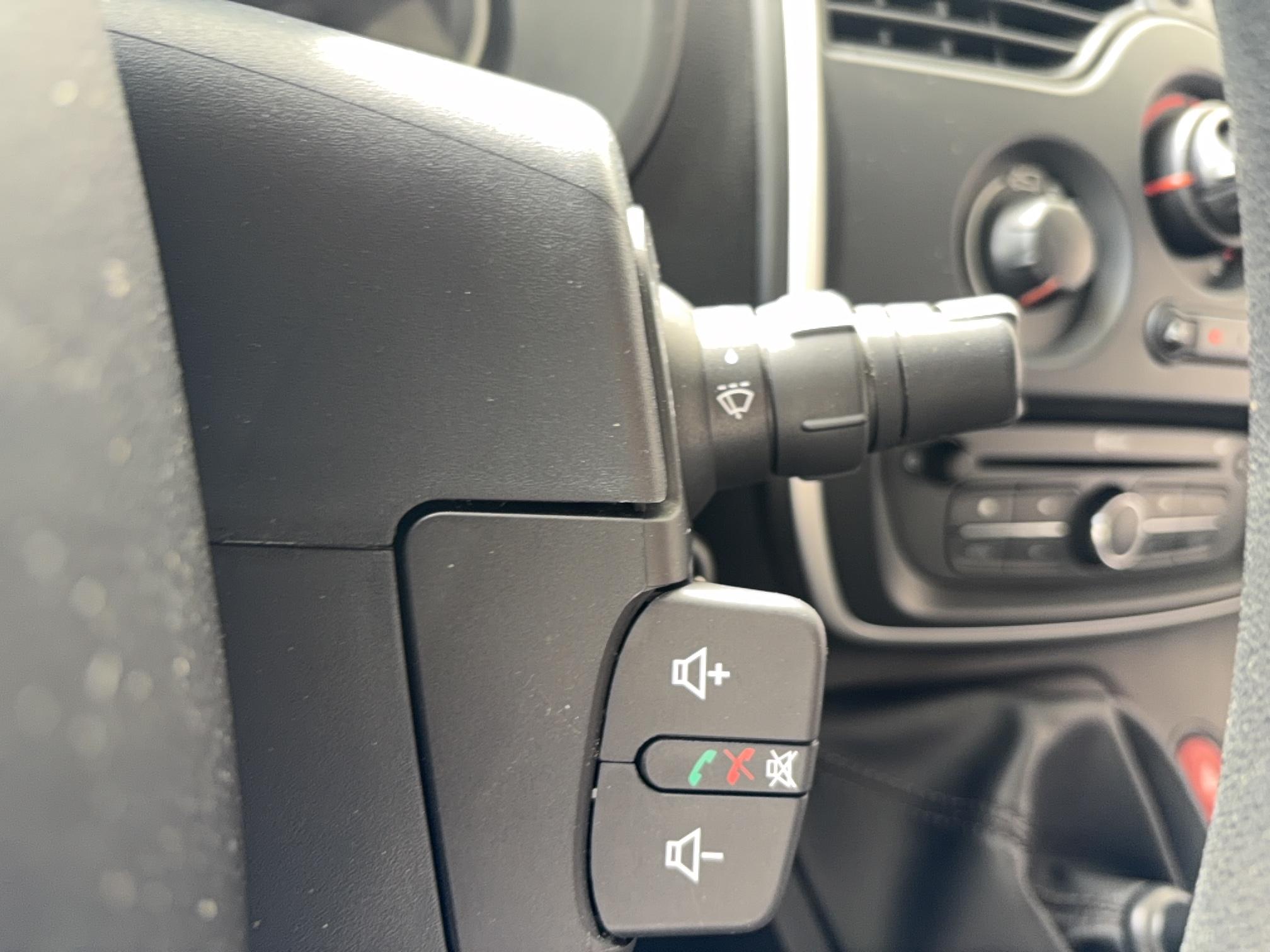 RENAULT KANGOO EXPRESS BLUE DCI 95 SL PRO+ - Véhicule Occasion - Océane Auto RENAULT KANGOO EXPRESS BLUE DCI 95 SL PRO+ - Véhicule Occasion Océane Auto