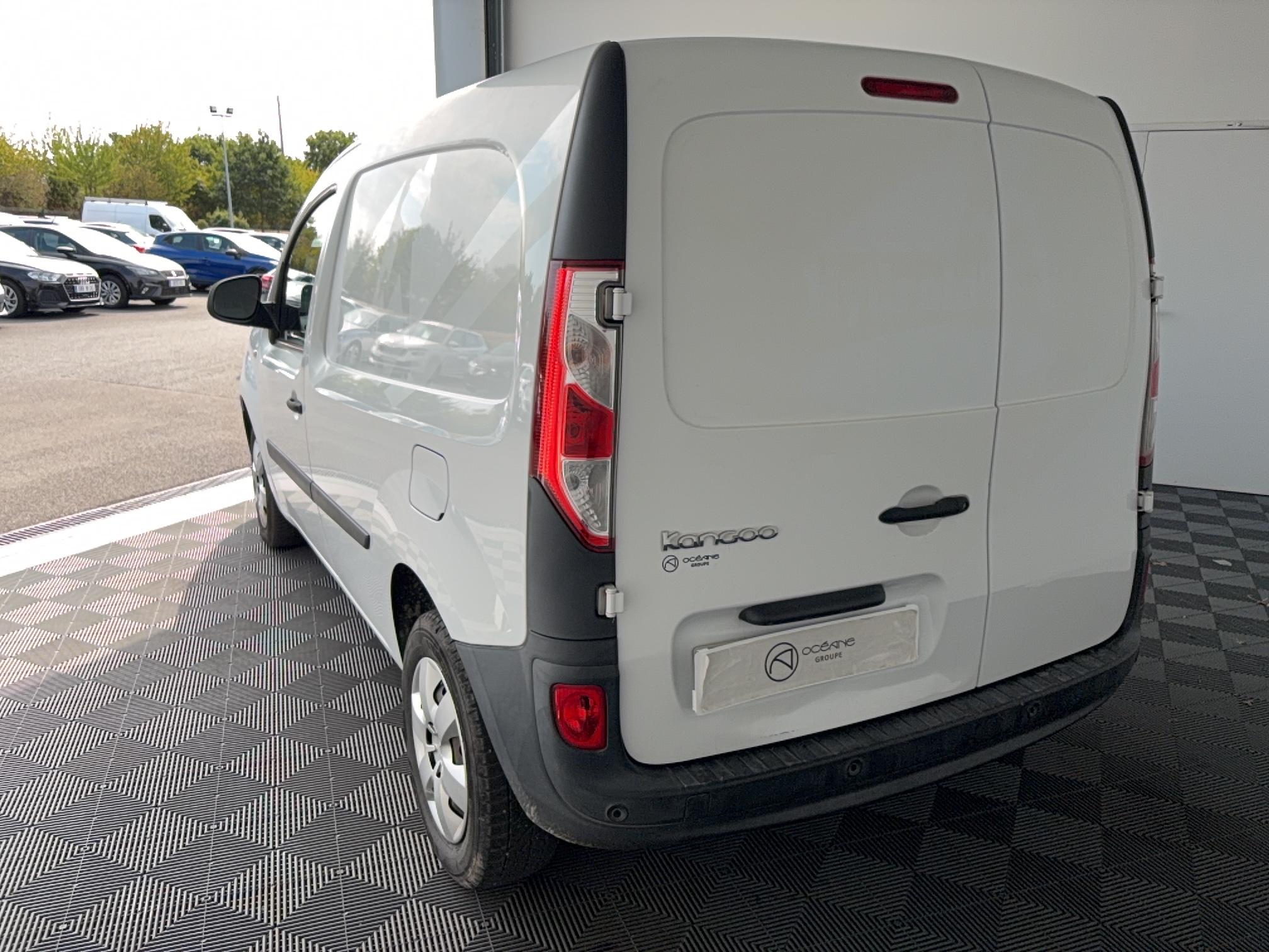 RENAULT KANGOO EXPRESS BLUE DCI 95 SL PRO+ - Véhicule Occasion - Océane Auto RENAULT KANGOO EXPRESS BLUE DCI 95 SL PRO+ - Véhicule Occasion Océane Auto
