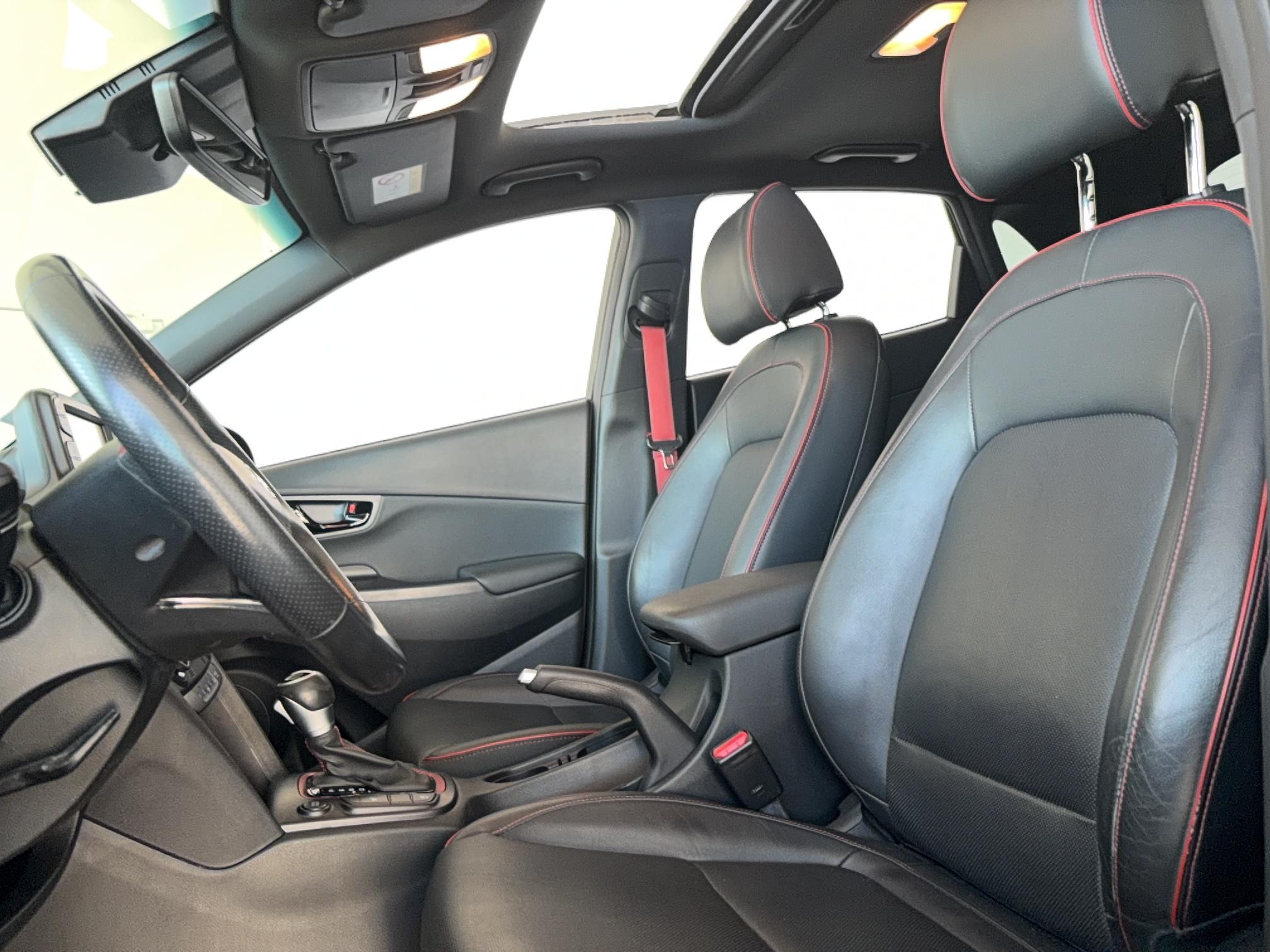 HYUNDAI Kona 1.6 CRDi 136 DCT-7 Executive - Véhicule Occasion - Océane Auto HYUNDAI Kona 1.6 CRDi 136 DCT-7 Executive - Véhicule Occasion Océane Auto