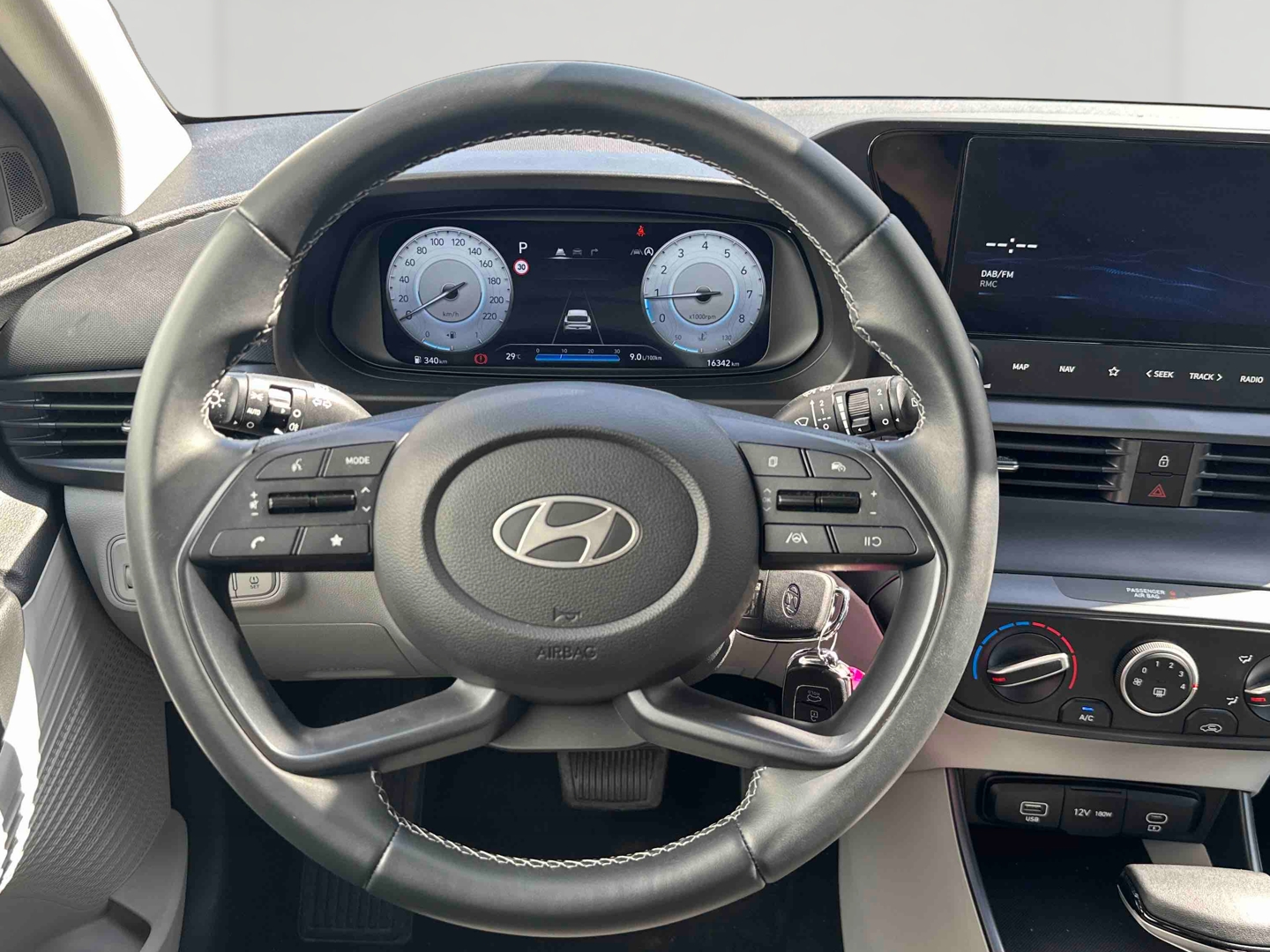 HYUNDAI i20 1.0 T-GDi 100 DCT-7 Hybrid 48V Intuitive - Véhicule Occasion - Océane Auto HYUNDAI i20 1.0 T-GDi 100 DCT-7 Hybrid 48V Intuitive - Véhicule Occasion Océane Auto