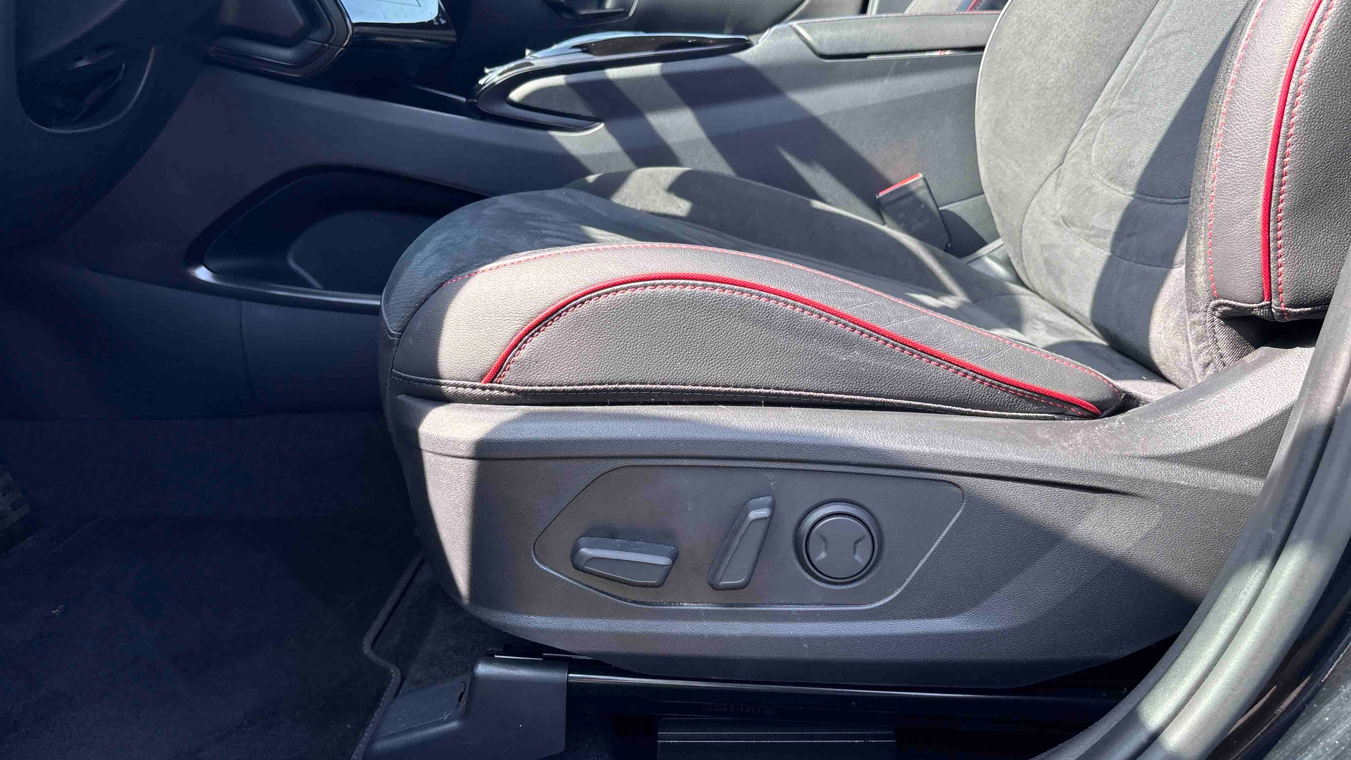 HYUNDAI Tucson 1.6 T-GDI 265 HTRAC Plug-in BVA6 N Line Executive - Véhicule Occasion - Océane Auto HYUNDAI Tucson 1.6 T-GDI 265 HTRAC Plug-in BVA6 N Line Executive - Véhicule Occasion Océane Auto