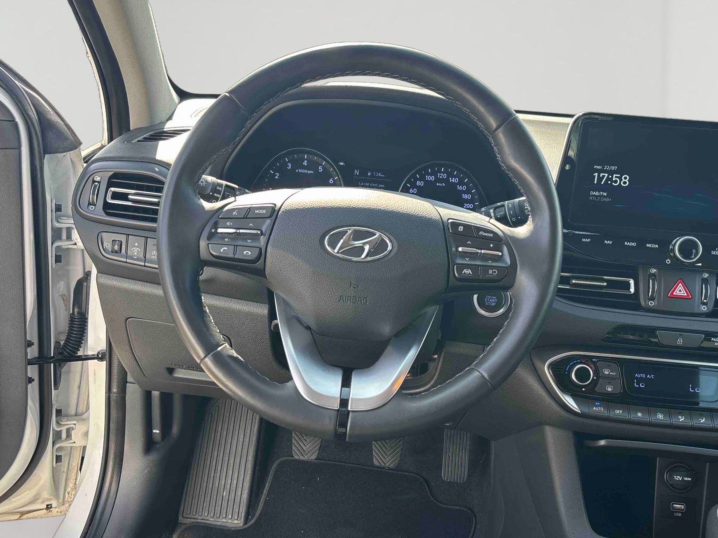 HYUNDAI i30 1.0 T-GDi 120 iBVM6 Hybrid 48V Creative - Véhicule Occasion - Océane Auto HYUNDAI i30 1.0 T-GDi 120 iBVM6 Hybrid 48V Creative - Véhicule Occasion Océane Auto