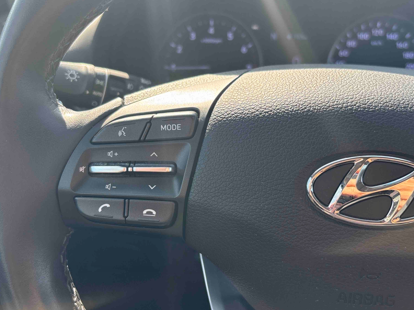 HYUNDAI i30 1.0 T-GDi 120 iBVM6 Hybrid 48V Creative - Véhicule Occasion - Océane Auto HYUNDAI i30 1.0 T-GDi 120 iBVM6 Hybrid 48V Creative - Véhicule Occasion Océane Auto