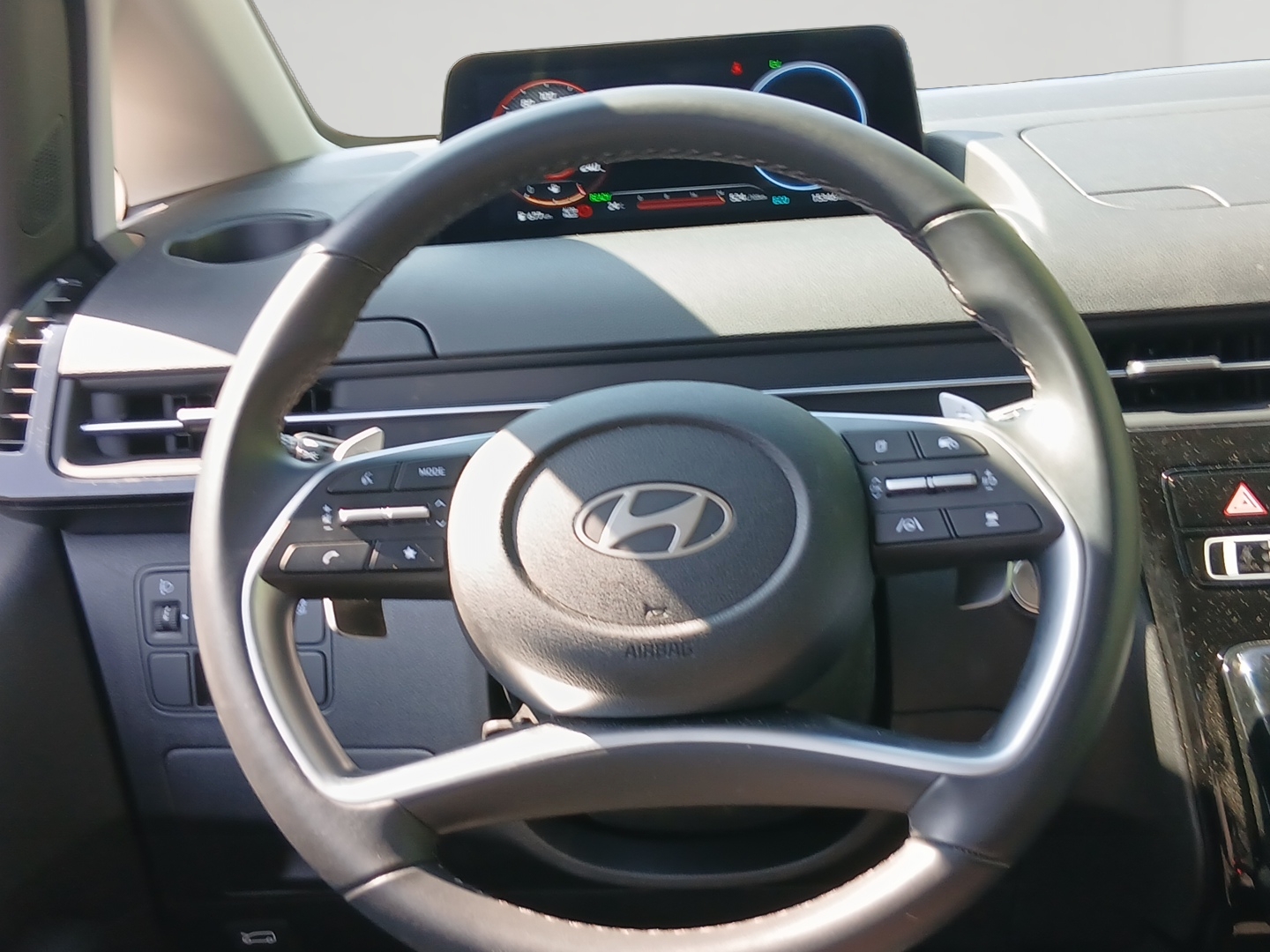 HYUNDAI Staria 1.6 T-GDI 225 Hybrid BVA6 Creative - Véhicule Occasion - Océane Auto HYUNDAI Staria 1.6 T-GDI 225 Hybrid BVA6 Creative - Véhicule Occasion Océane Auto