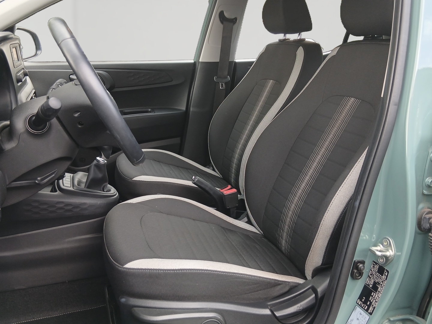 HYUNDAI i10 1.0 67 ECO Intuitive - Véhicule Occasion - Océane Auto HYUNDAI i10 1.0 67 ECO Intuitive - Véhicule Occasion Océane Auto