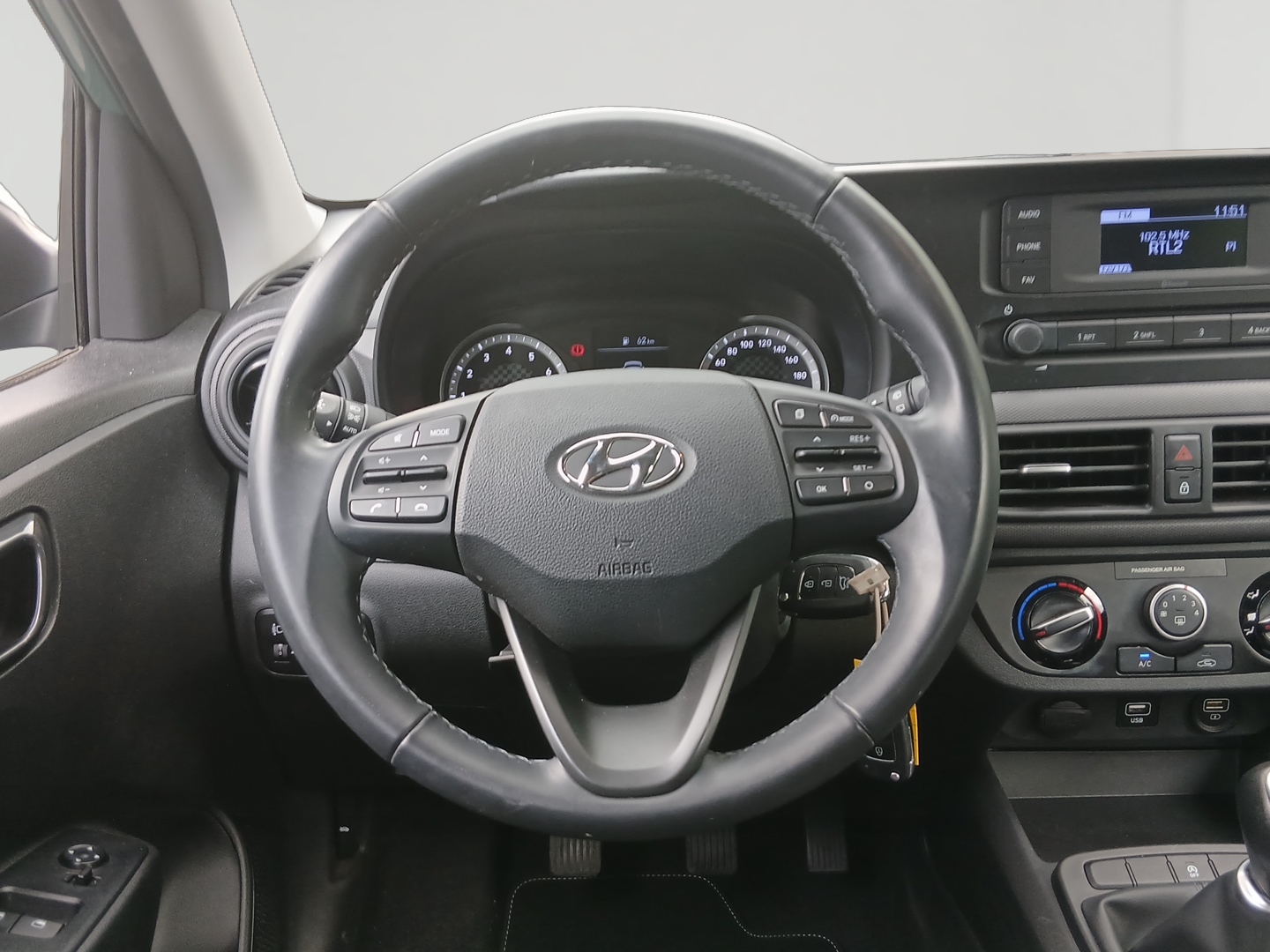 HYUNDAI i10 1.0 67 ECO Intuitive - Véhicule Occasion - Océane Auto HYUNDAI i10 1.0 67 ECO Intuitive - Véhicule Occasion Océane Auto