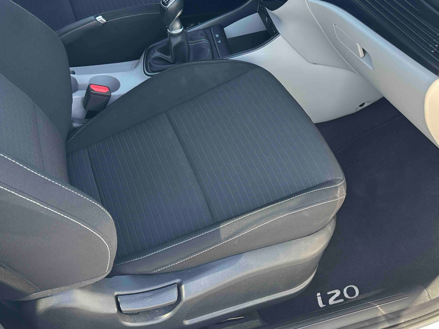 HYUNDAI i20 1.0 T-GDi 100 Intuitive - Véhicule Occasion - Océane Auto HYUNDAI i20 1.0 T-GDi 100 Intuitive - Véhicule Occasion Océane Auto