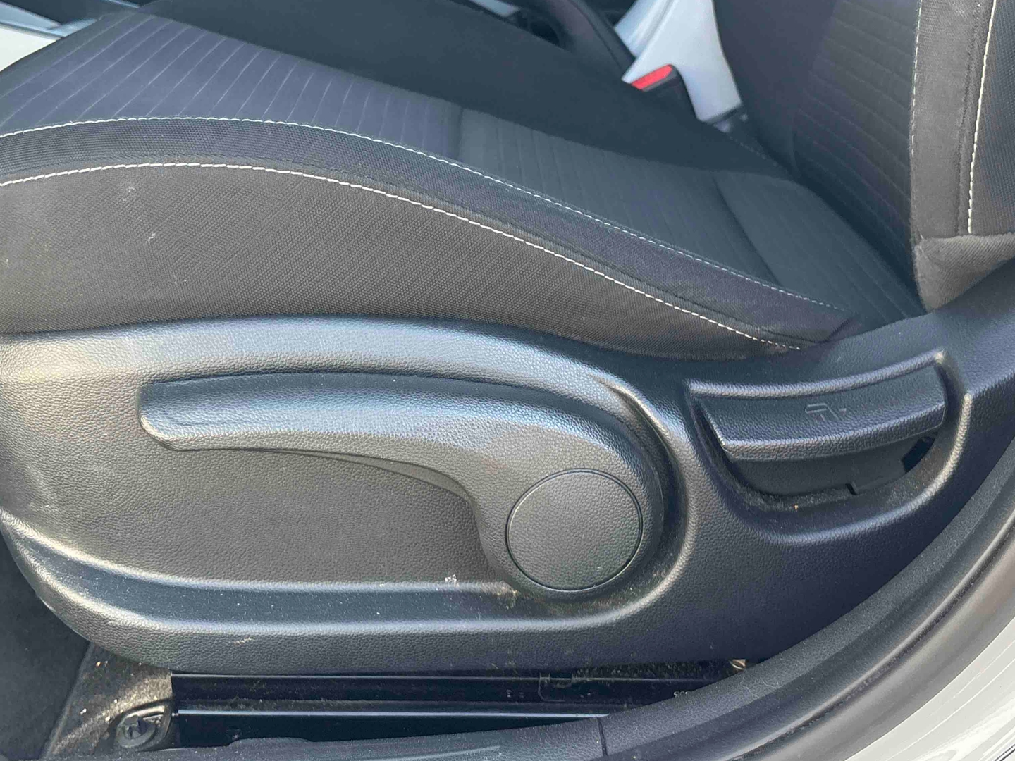 HYUNDAI i20 1.0 T-GDi 100 Intuitive - Véhicule Occasion - Océane Auto HYUNDAI i20 1.0 T-GDi 100 Intuitive - Véhicule Occasion Océane Auto