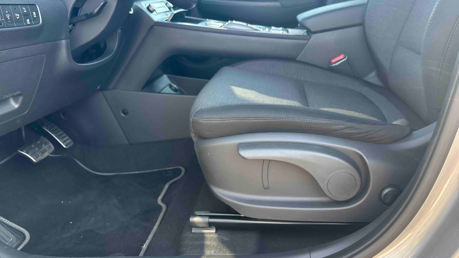 HYUNDAI Kona Electrique 64 kWh - 204 ch Creative - Véhicule Occasion - Océane Auto HYUNDAI Kona Electrique 64 kWh - 204 ch Creative - Véhicule Occasion Océane Auto