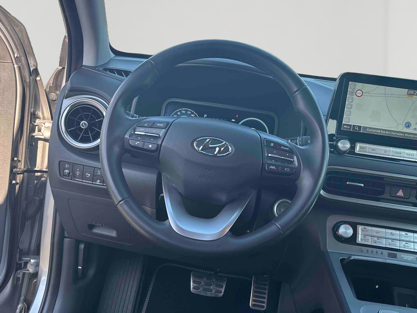 HYUNDAI Kona Electrique 64 kWh - 204 ch Creative - Véhicule Occasion - Océane Auto HYUNDAI Kona Electrique 64 kWh - 204 ch Creative - Véhicule Occasion Océane Auto