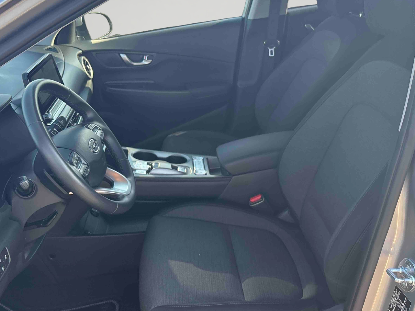 HYUNDAI Kona Electrique 64 kWh - 204 ch Creative - Véhicule Occasion - Océane Auto HYUNDAI Kona Electrique 64 kWh - 204 ch Creative - Véhicule Occasion Océane Auto