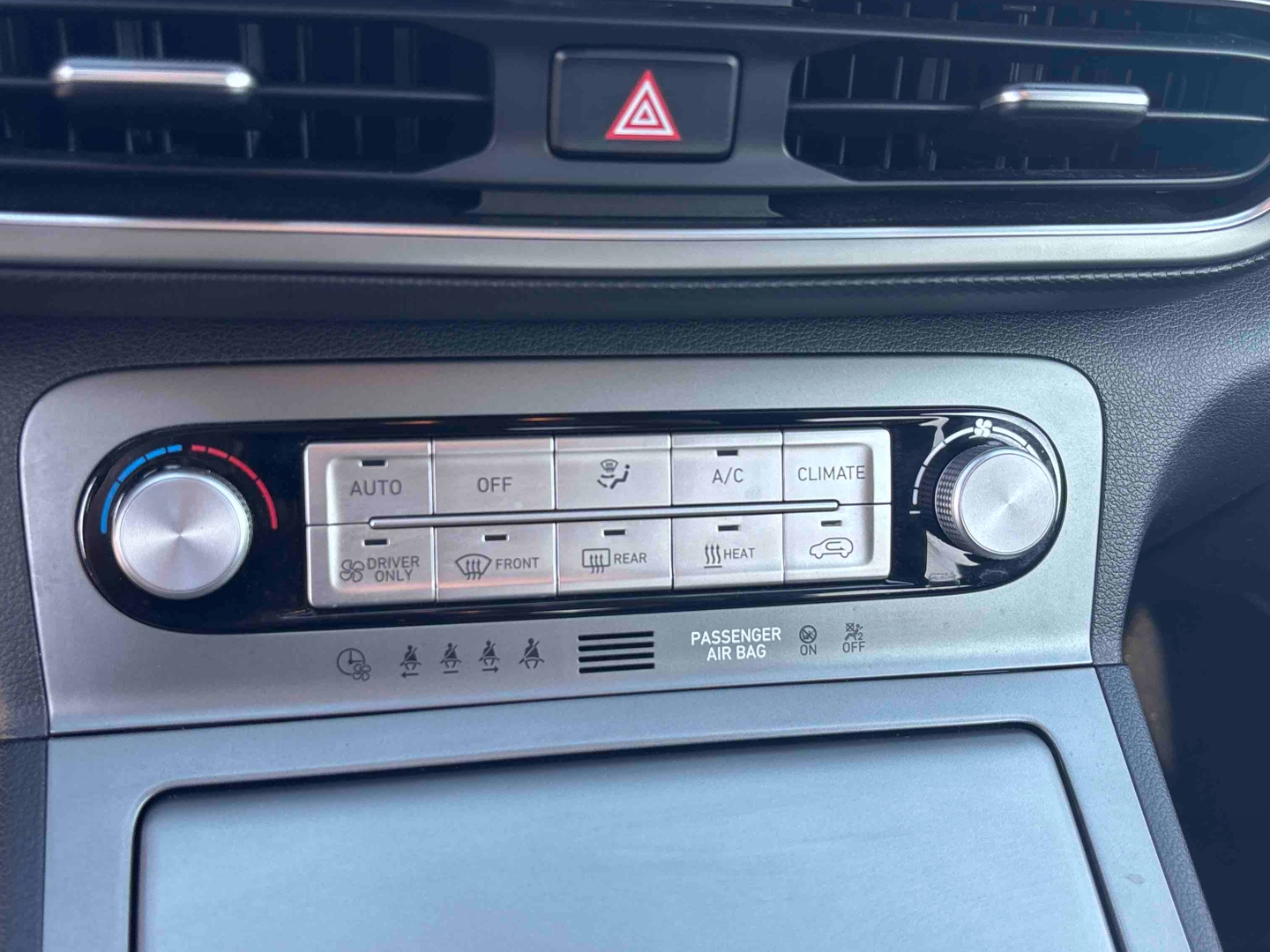 HYUNDAI Kona Electrique 64 kWh - 204 ch Creative - Véhicule Occasion - Océane Auto HYUNDAI Kona Electrique 64 kWh - 204 ch Creative - Véhicule Occasion Océane Auto