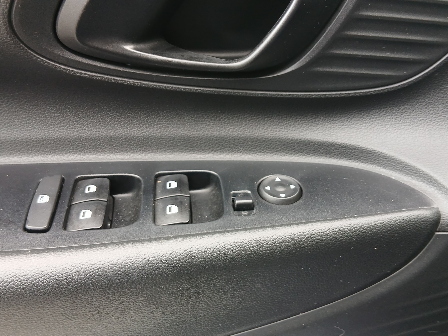 HYUNDAI i20 1.2 84 Initia - Véhicule Occasion - Océane Auto HYUNDAI i20 1.2 84 Initia - Véhicule Occasion Océane Auto