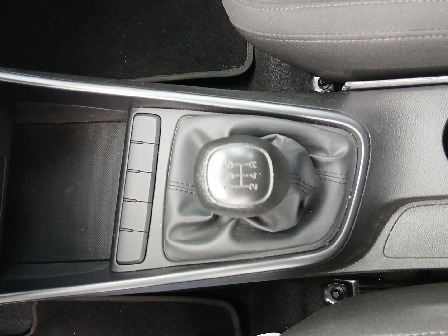 HYUNDAI i20 1.2 84 Initia - Véhicule Occasion - Océane Auto HYUNDAI i20 1.2 84 Initia - Véhicule Occasion Océane Auto