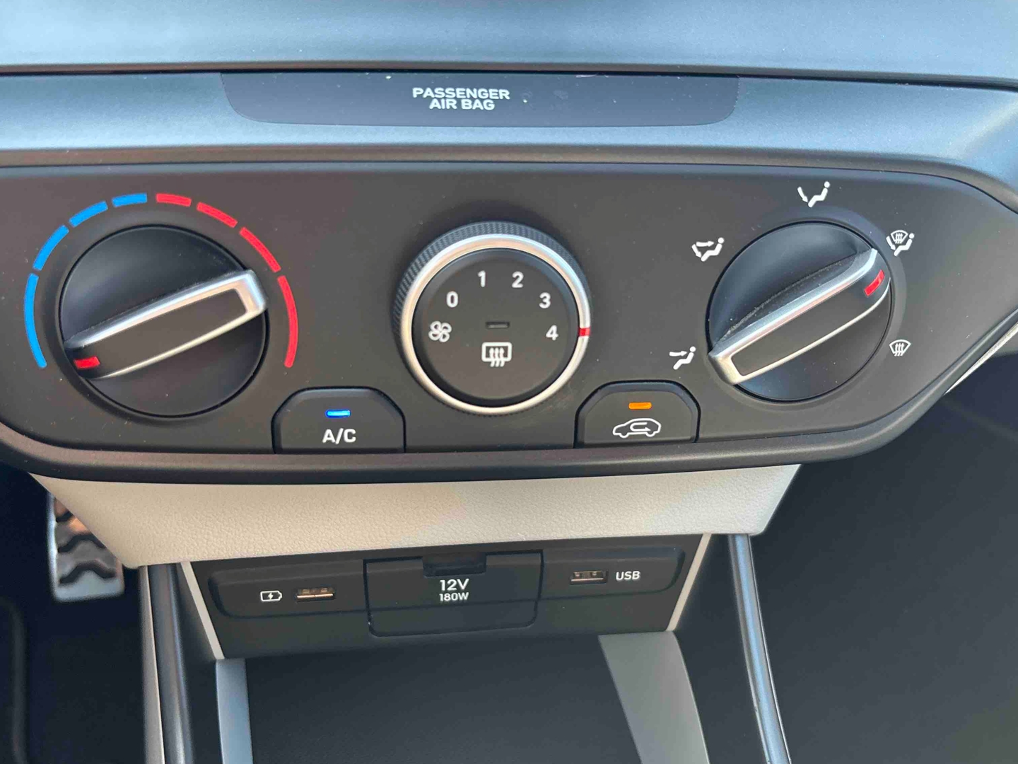 HYUNDAI Bayon 1.0 T-GDi 100 DCT-7 Hybrid 48V Intuitive - Véhicule Occasion - Océane Auto HYUNDAI Bayon 1.0 T-GDi 100 DCT-7 Hybrid 48V Intuitive - Véhicule Occasion Océane Auto