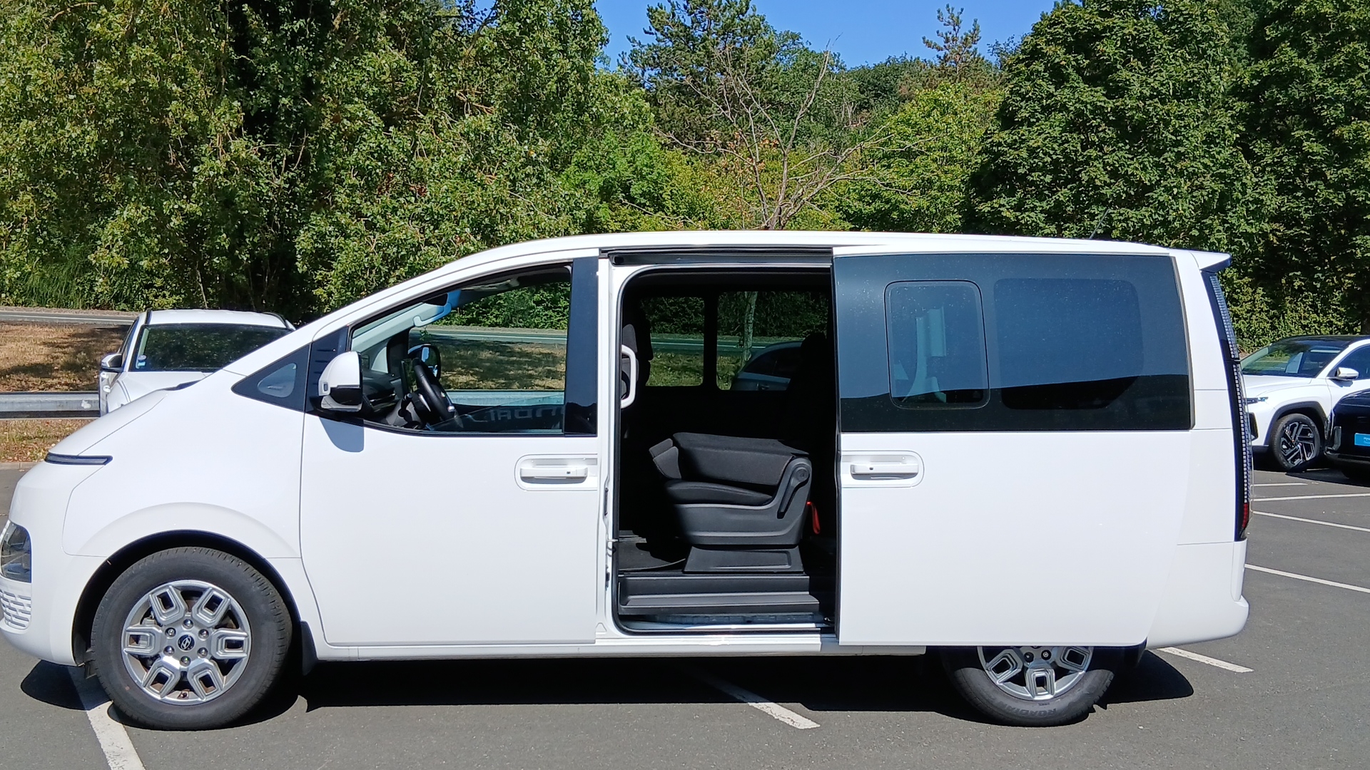HYUNDAI Staria 1.6 T-GDI 225 Hybrid BVA6 Creative - Véhicule Occasion - Océane Auto HYUNDAI Staria 1.6 T-GDI 225 Hybrid BVA6 Creative - Véhicule Occasion Océane Auto