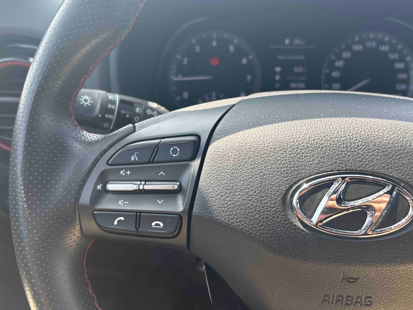 HYUNDAI Kona 1.0 T-GDi 120 Executive - Véhicule Occasion Océane Auto