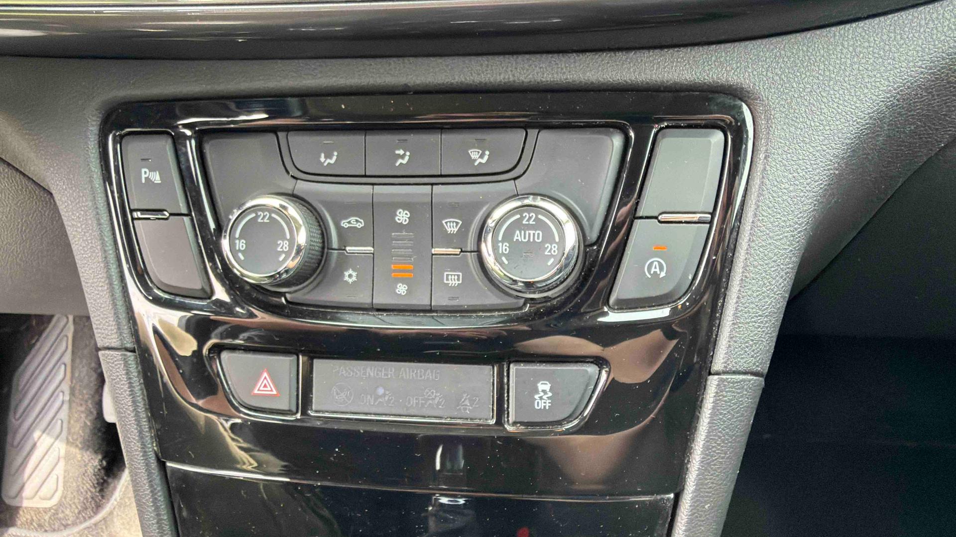 OPEL Mokka X 1.6 CDTI - 136 ch 4x4 Black Edition - Véhicule Occasion Océane Auto