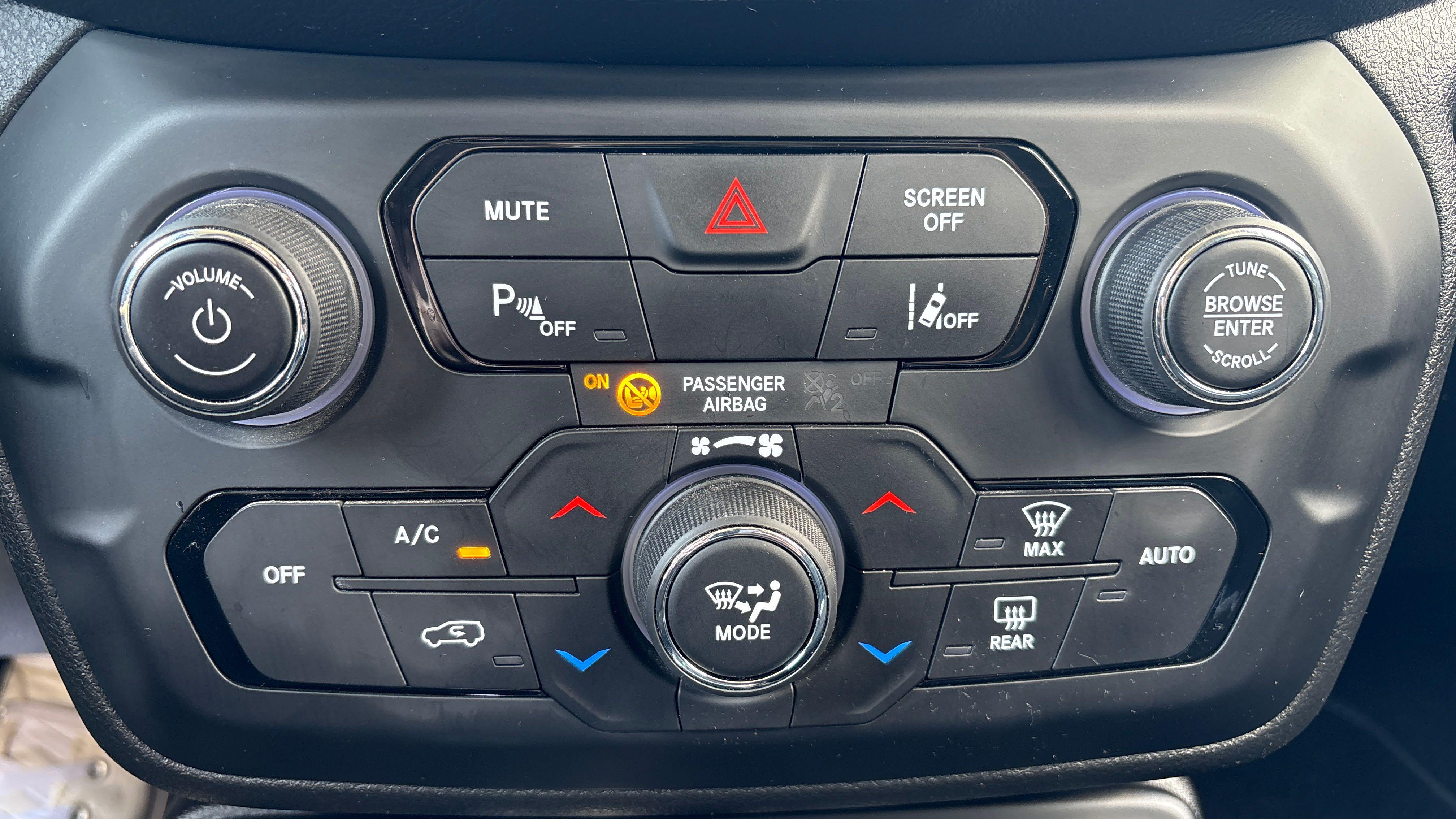 JEEP Renegade 1.3 Turbo T4 190 ch PHEV BVA6 4xe eAWD Limited - Véhicule Occasion Océane Auto