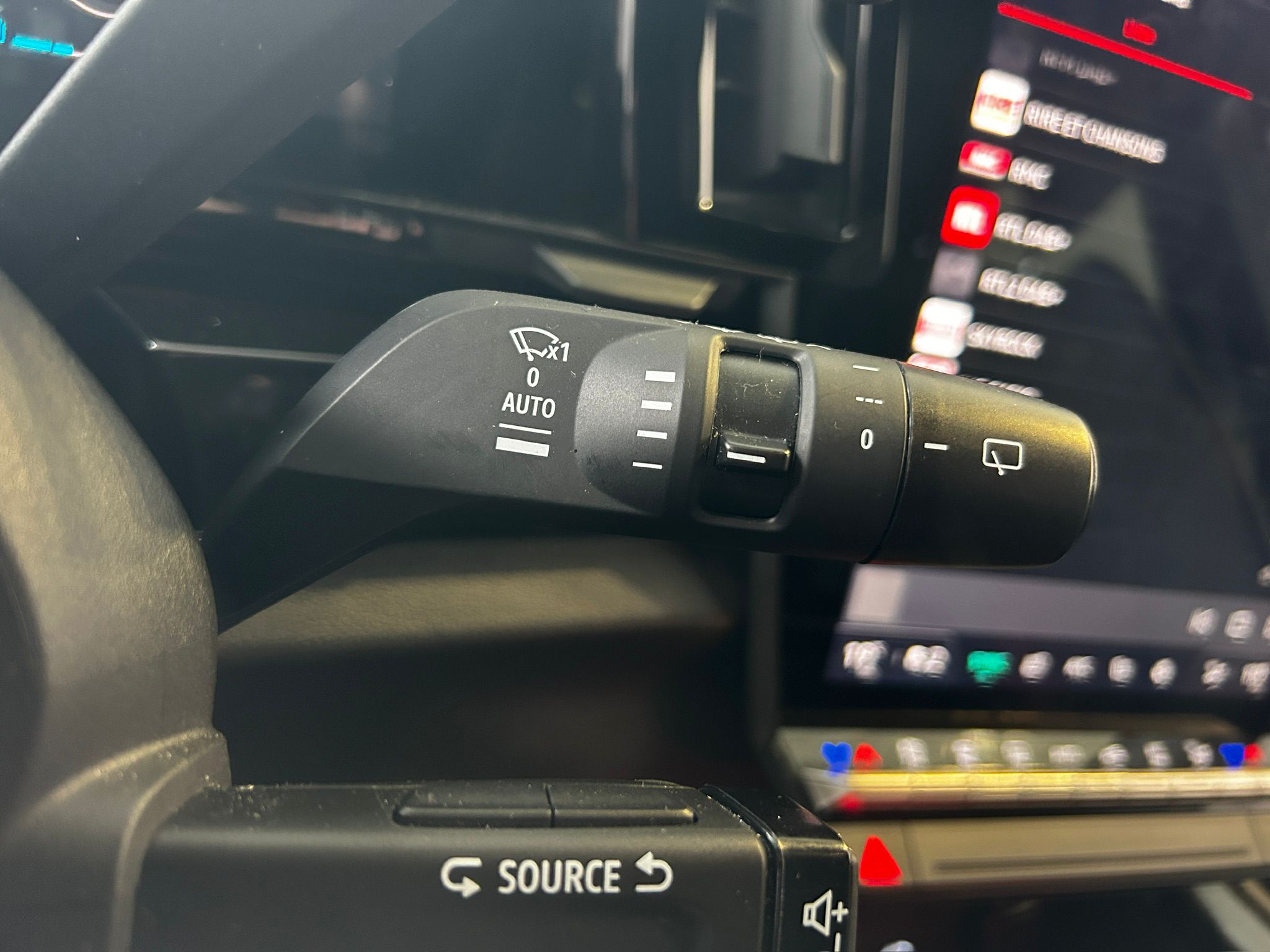 RENAULT Austral E-Tech hybrid 200 Iconic - Véhicule Occasion Océane Auto