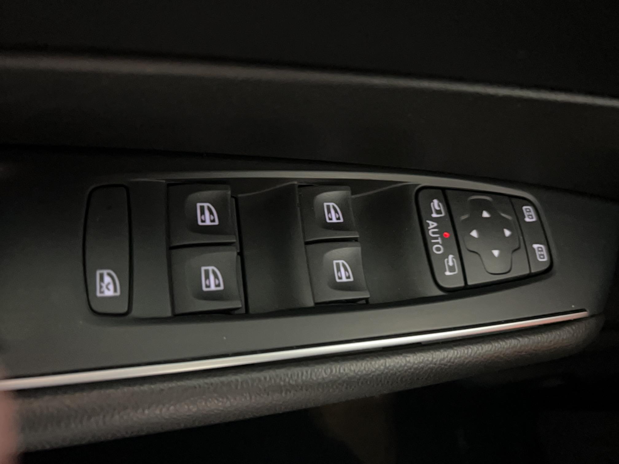 RENAULT Talisman Estate Blue dCi 160 EDC Intens - Véhicule Occasion Océane Auto