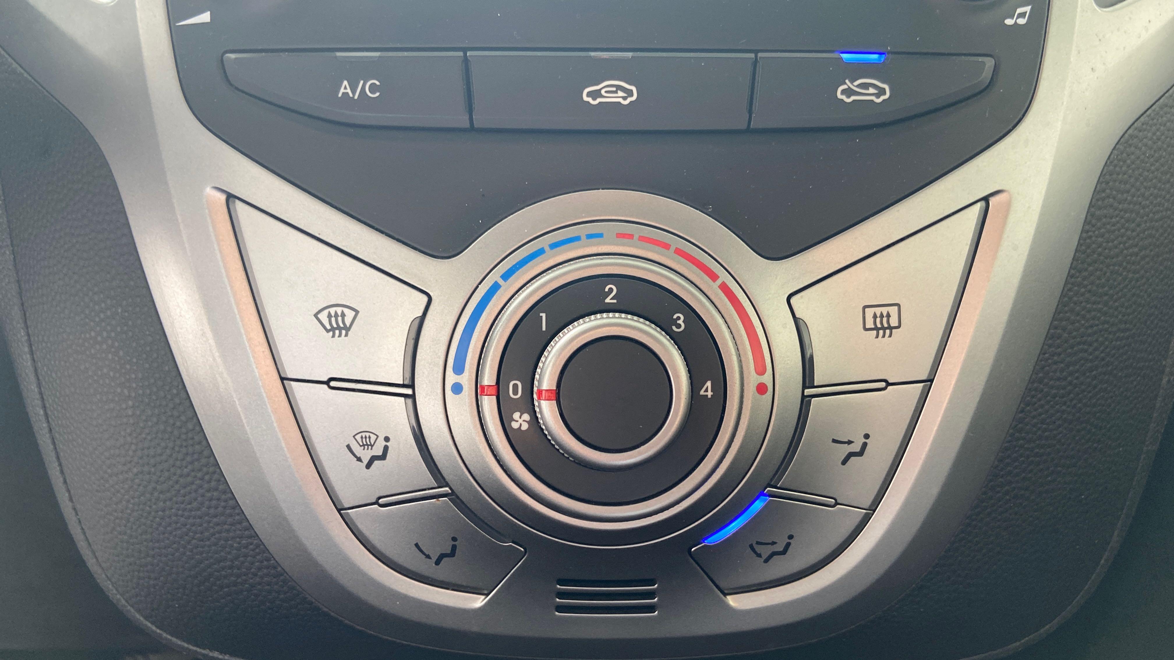 HYUNDAI ix20 1.4 90 Pack Inventive - Véhicule Occasion Océane Auto