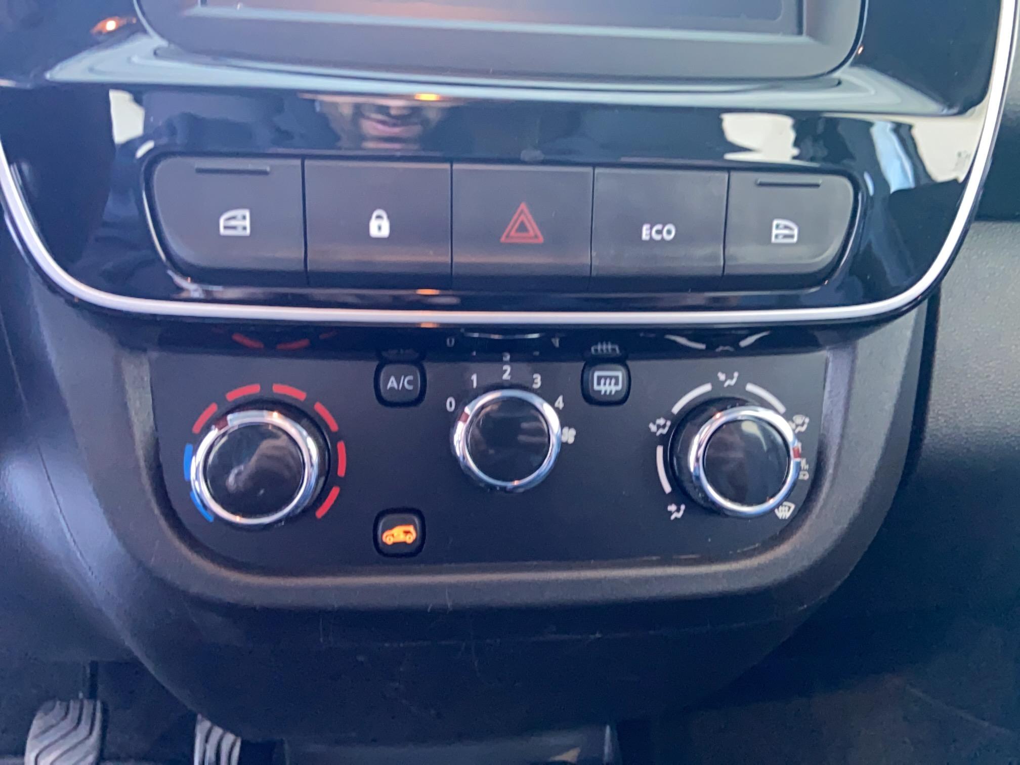 DACIA Spring Expression - Véhicule Occasion - Océane Auto DACIA Spring Expression - Véhicule Occasion Océane Auto