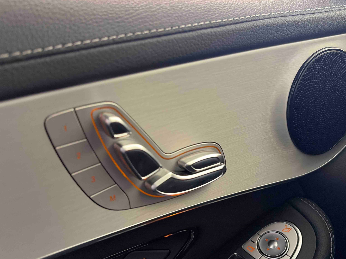 MERCEDES GLC Coupé 300 de 9G-Tronic 4Matic AMG Line - Véhicule Occasion Océane Auto