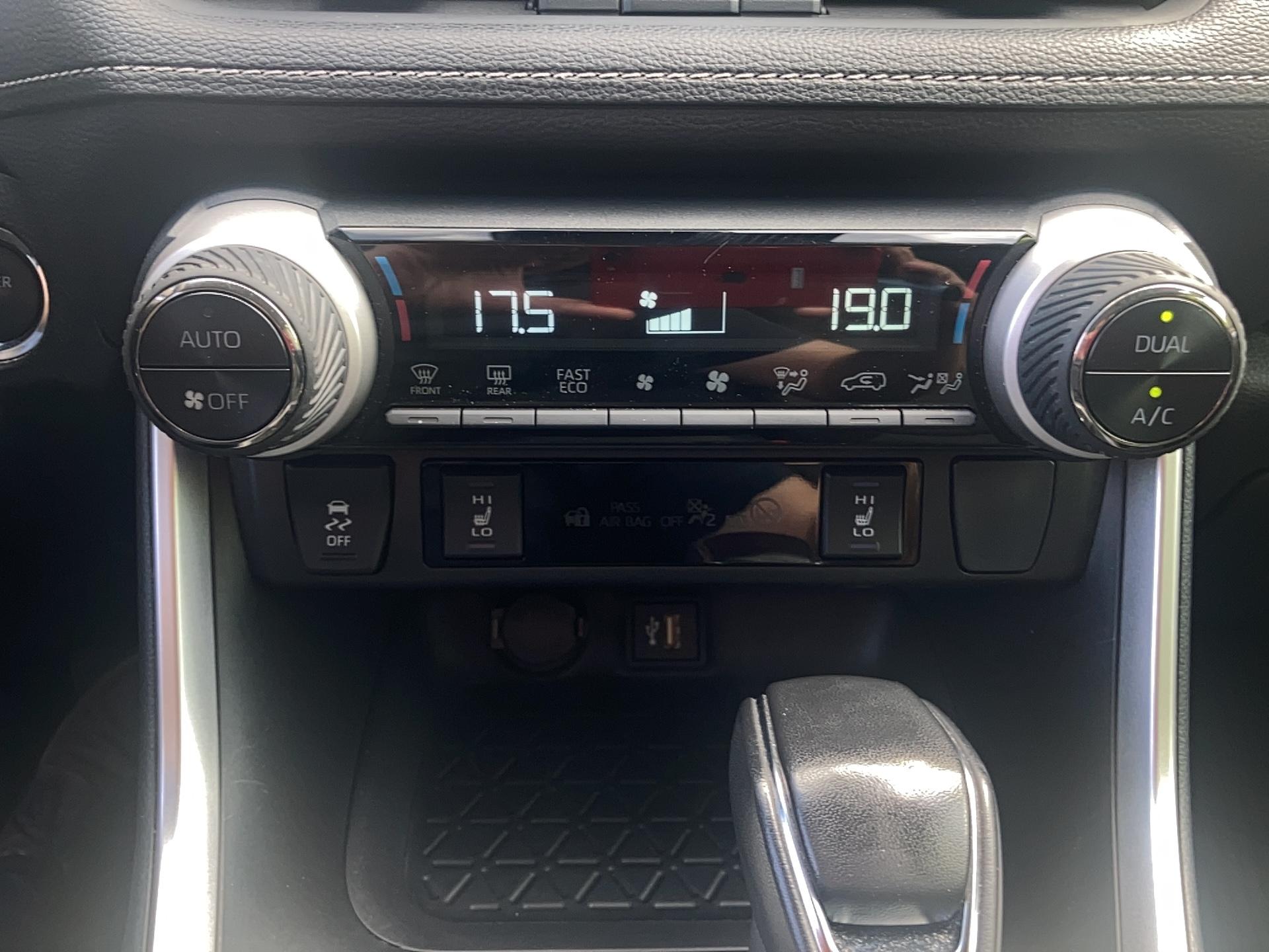 TOYOTA RAV4 Hybride 222 ch AWD-i Lounge - Véhicule Occasion Océane Auto