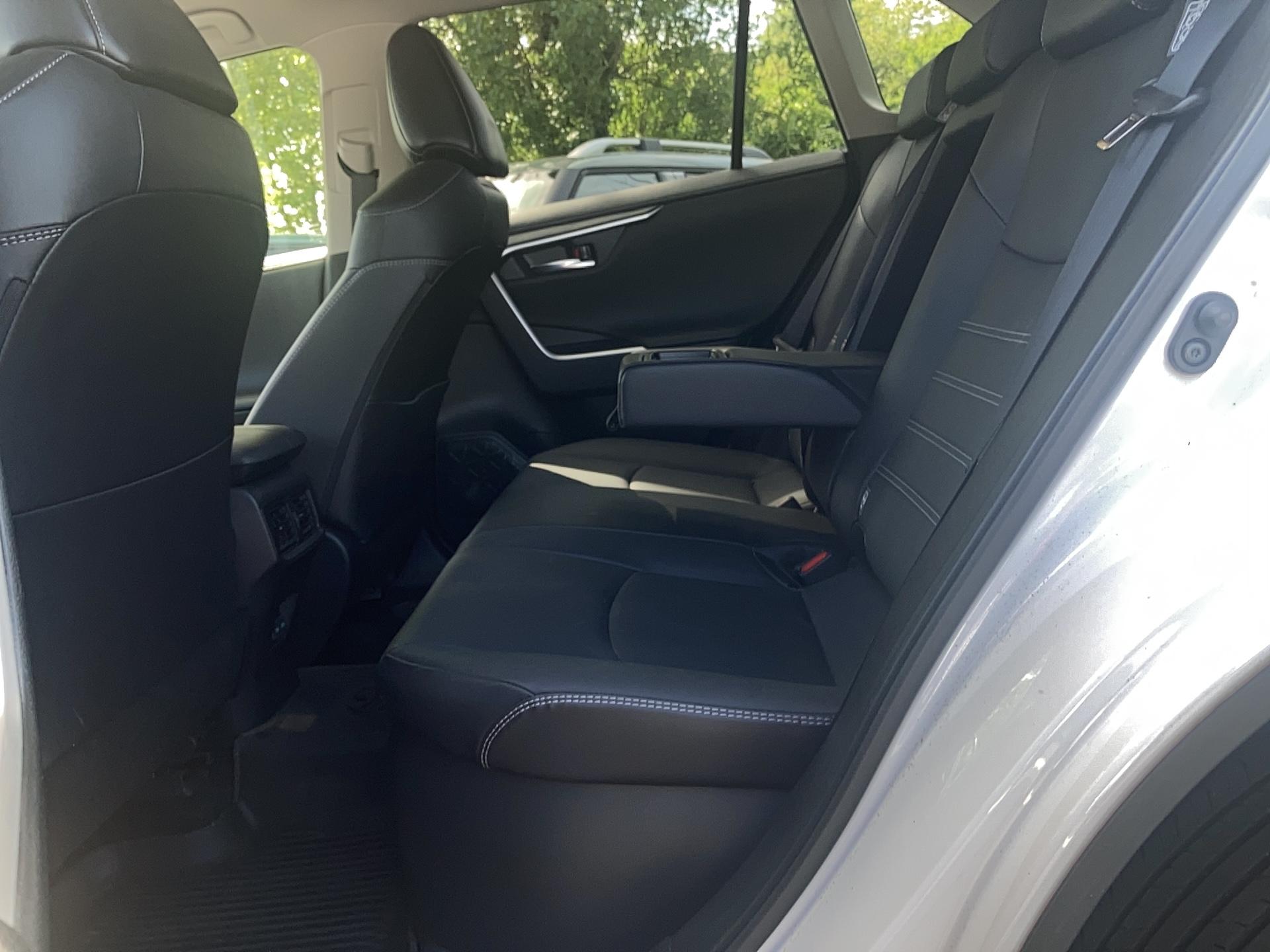 TOYOTA RAV4 Hybride 222 ch AWD-i Lounge - Véhicule Occasion Océane Auto