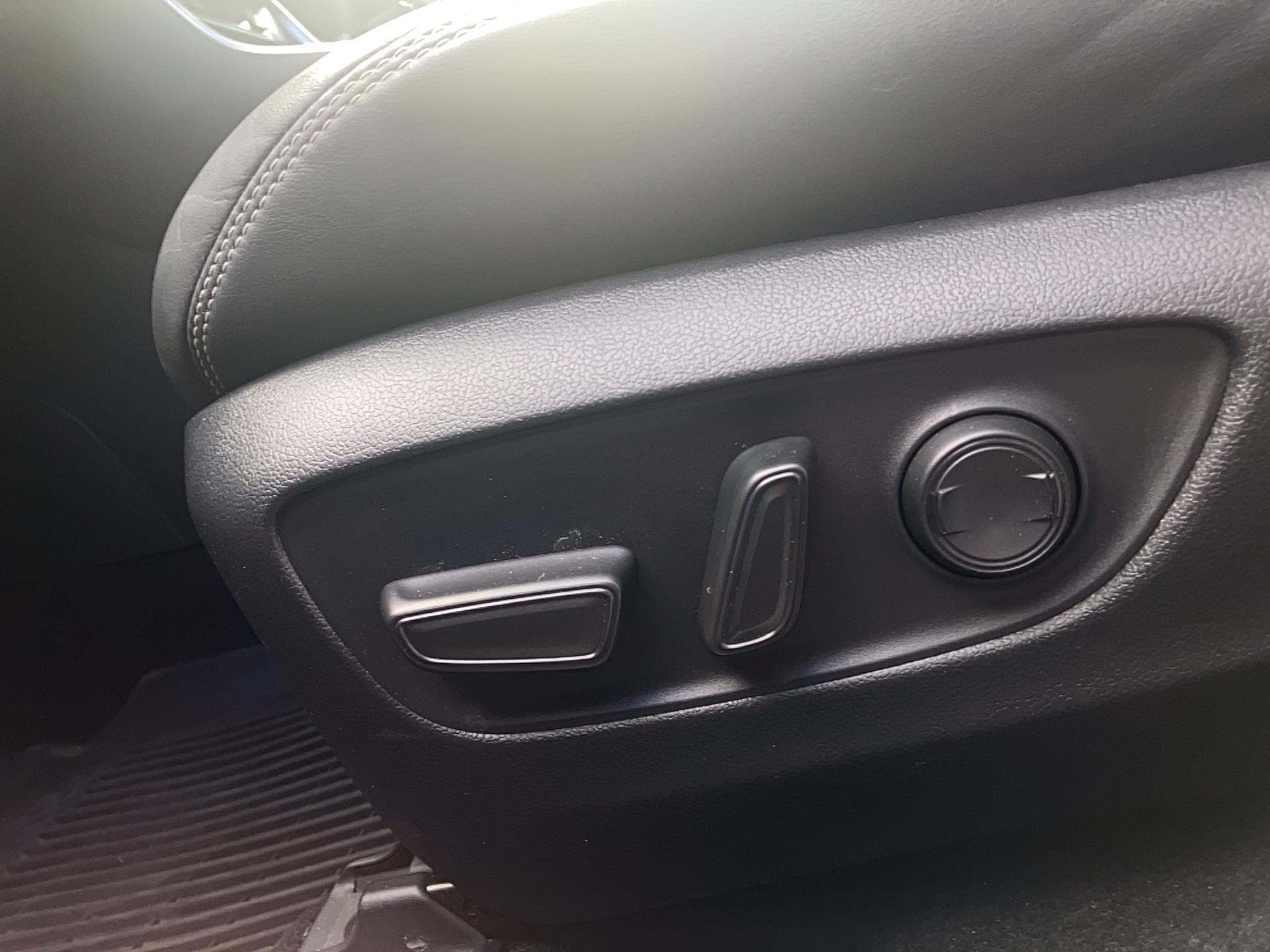 TOYOTA RAV4 Hybride 222 ch AWD-i Lounge - Véhicule Occasion Océane Auto