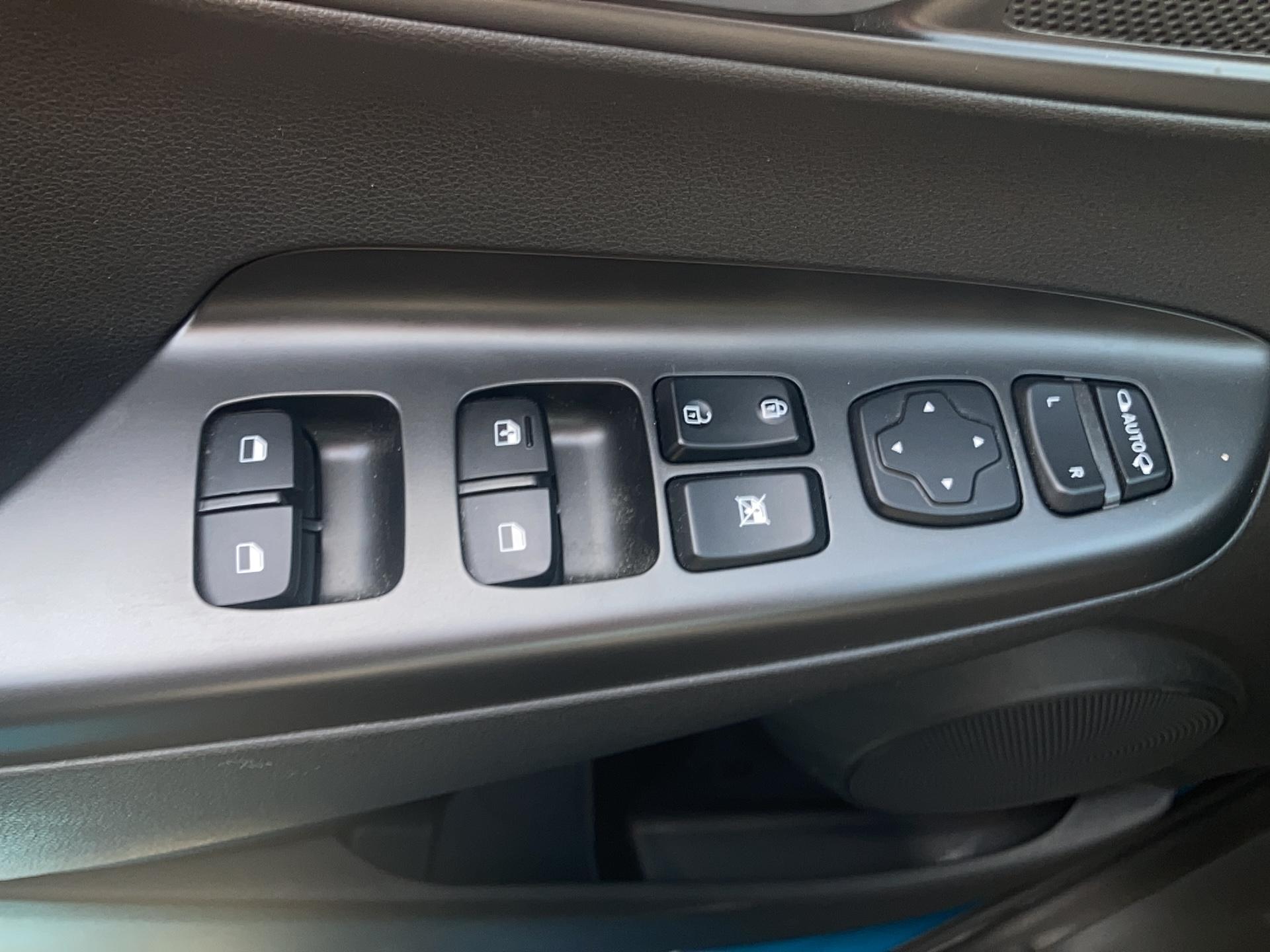 HYUNDAI Kona Electrique 39 kWh - 136 ch Intuitive - Véhicule Occasion Océane Auto