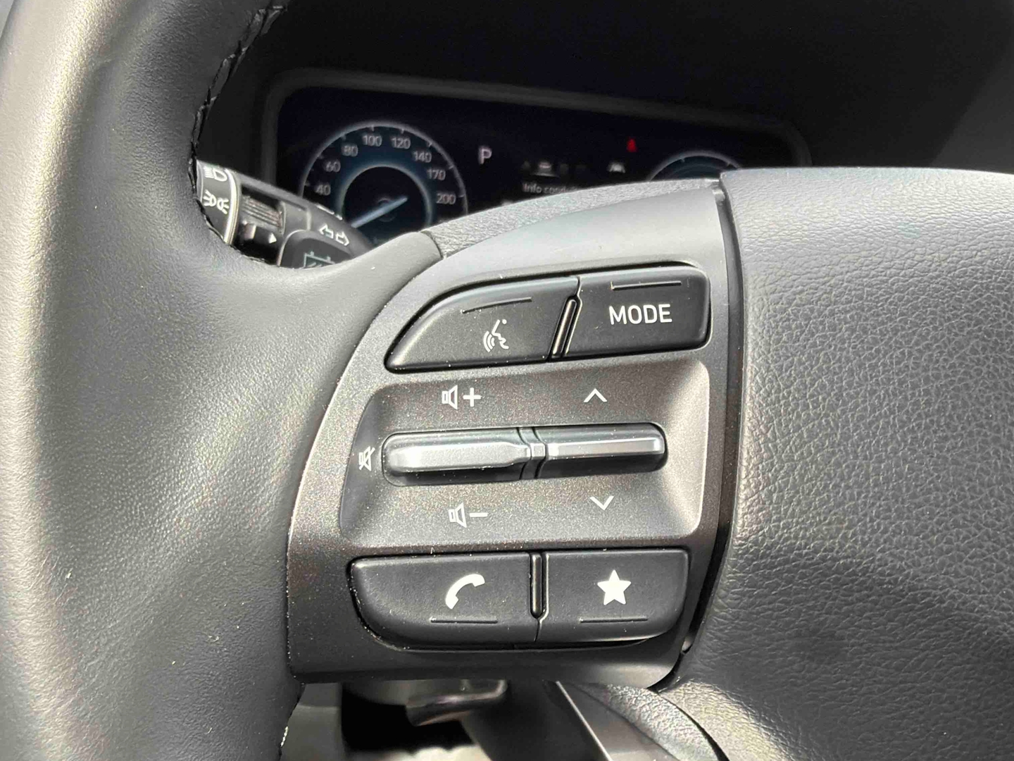 HYUNDAI Kona Electrique 64 kWh - 204 ch Intuitive - Véhicule Occasion Océane Auto