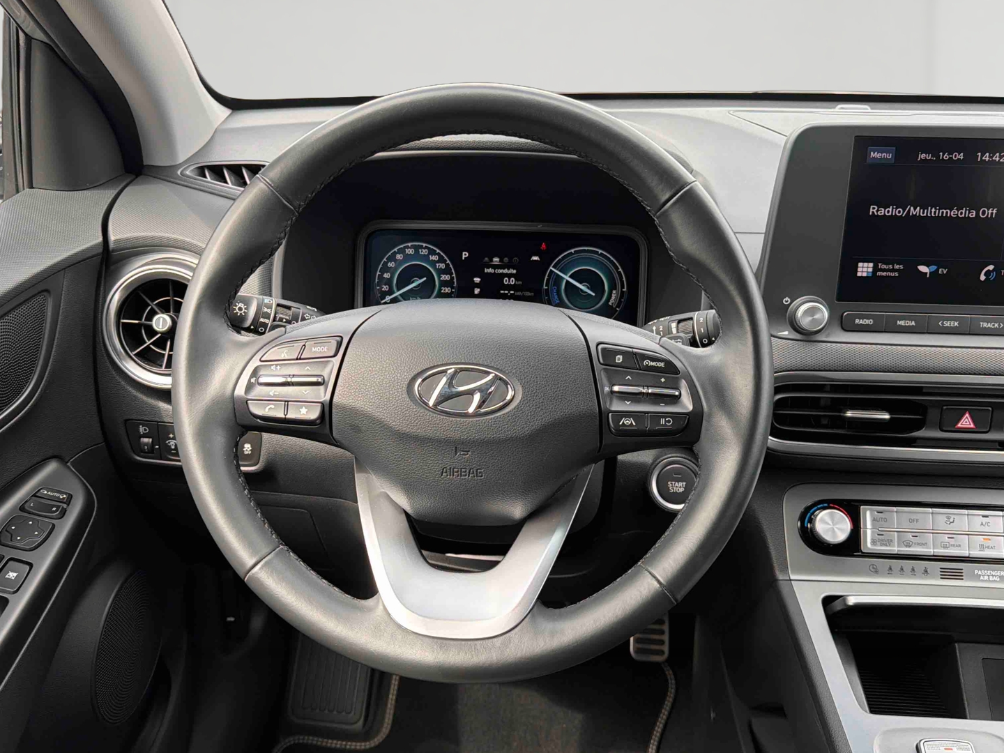 HYUNDAI Kona Electrique 64 kWh - 204 ch Intuitive - Véhicule Occasion Océane Auto