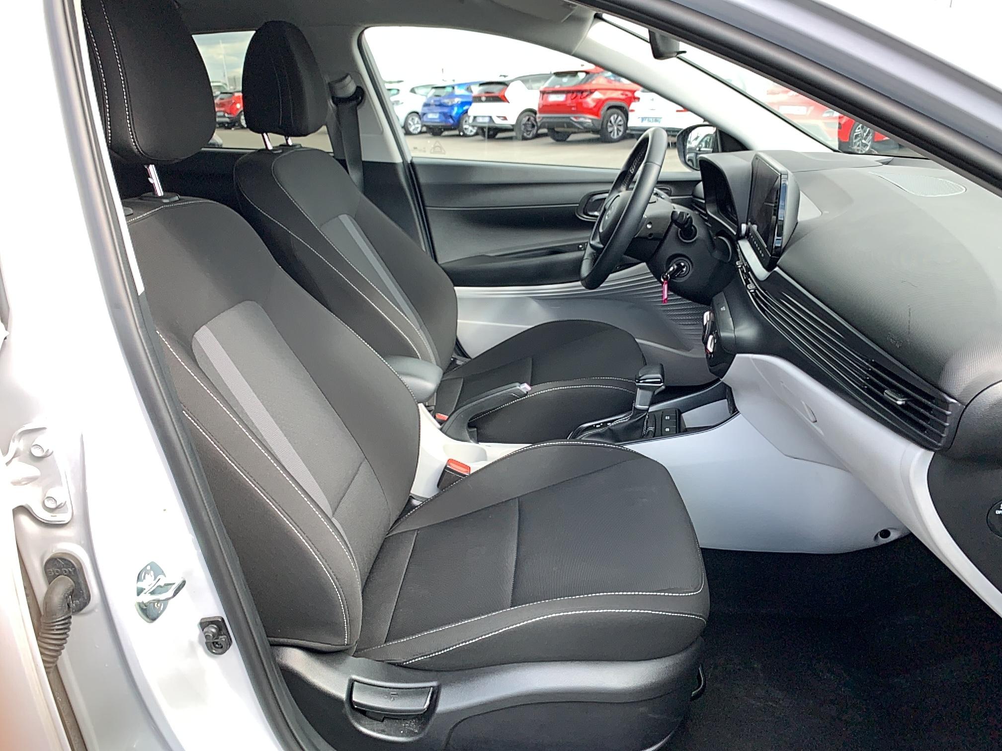 HYUNDAI i20 1.0 T-GDi 100 DCT-7 Hybrid 48V Intuitive - Véhicule Occasion - Océane Auto HYUNDAI i20 1.0 T-GDi 100 DCT-7 Hybrid 48V Intuitive - Véhicule Occasion Océane Auto