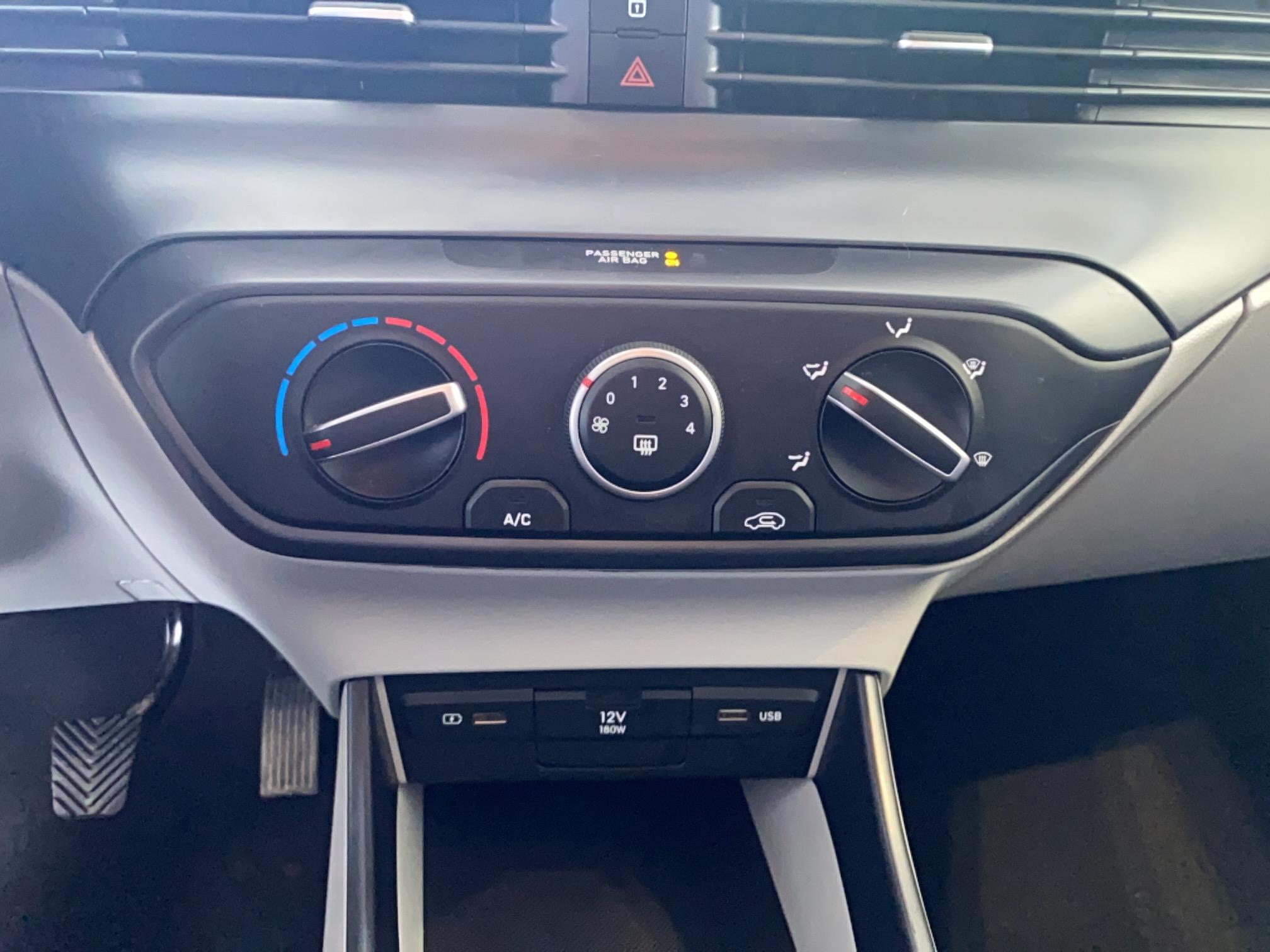 HYUNDAI i20 1.0 T-GDi 100 Hybrid 48V Business - Véhicule Occasion Océane Auto