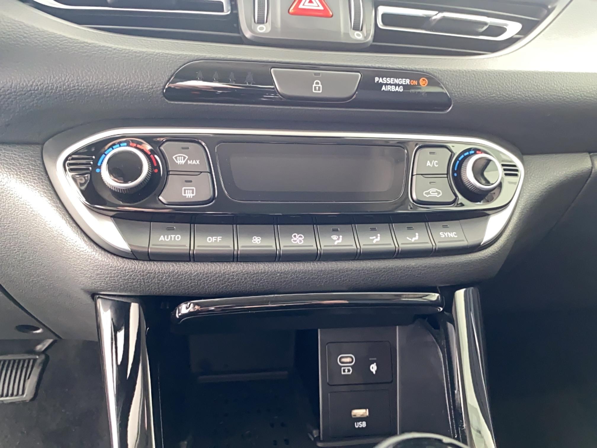 HYUNDAI i30 SW 1.0 T-GDi 100 DCT-7 Creative - Véhicule Occasion - Océane Auto HYUNDAI i30 SW 1.0 T-GDi 100 DCT-7 Creative - Véhicule Occasion Océane Auto