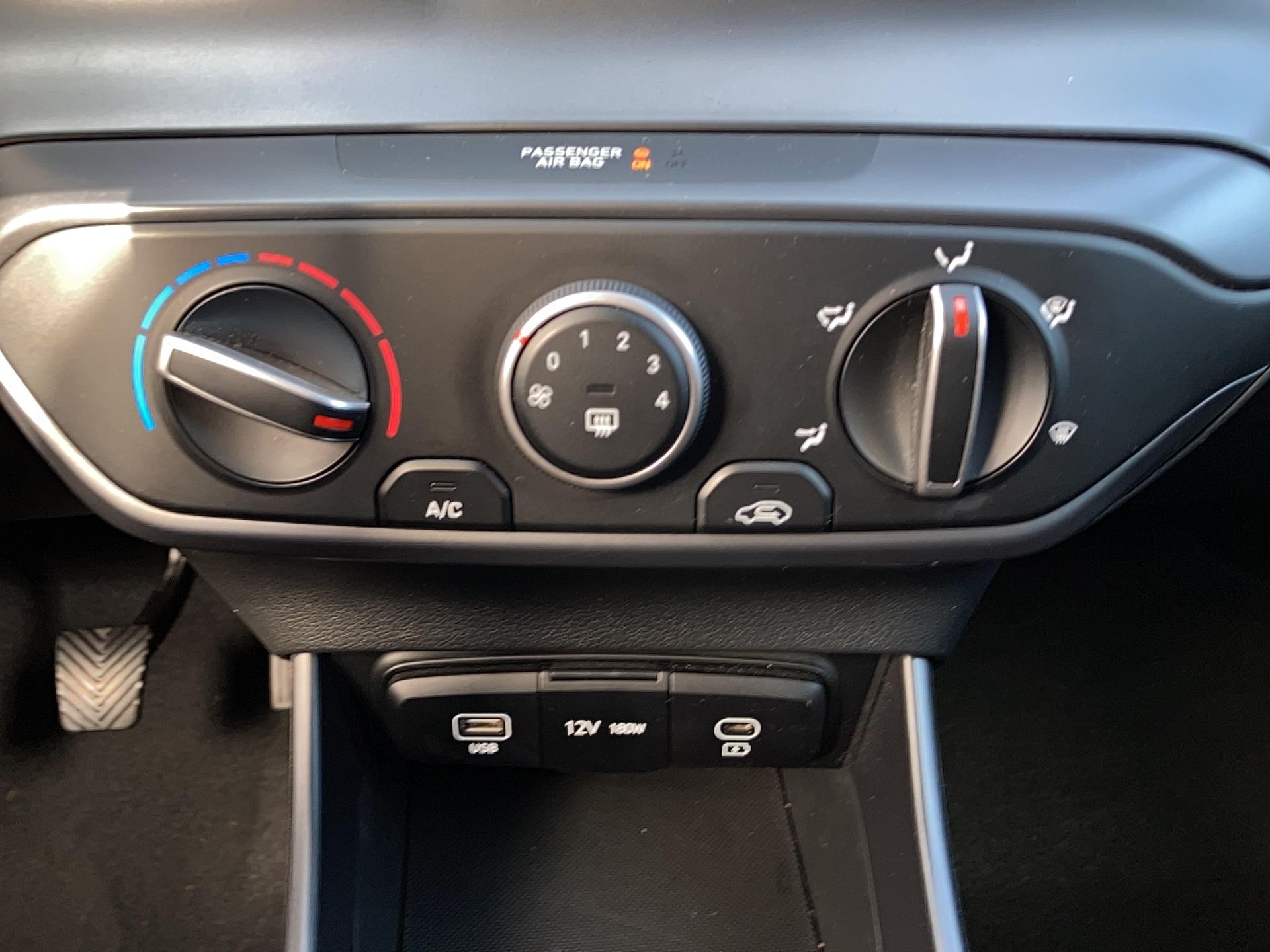 HYUNDAI i20 1.2 79 Initia - Véhicule Occasion Océane Auto