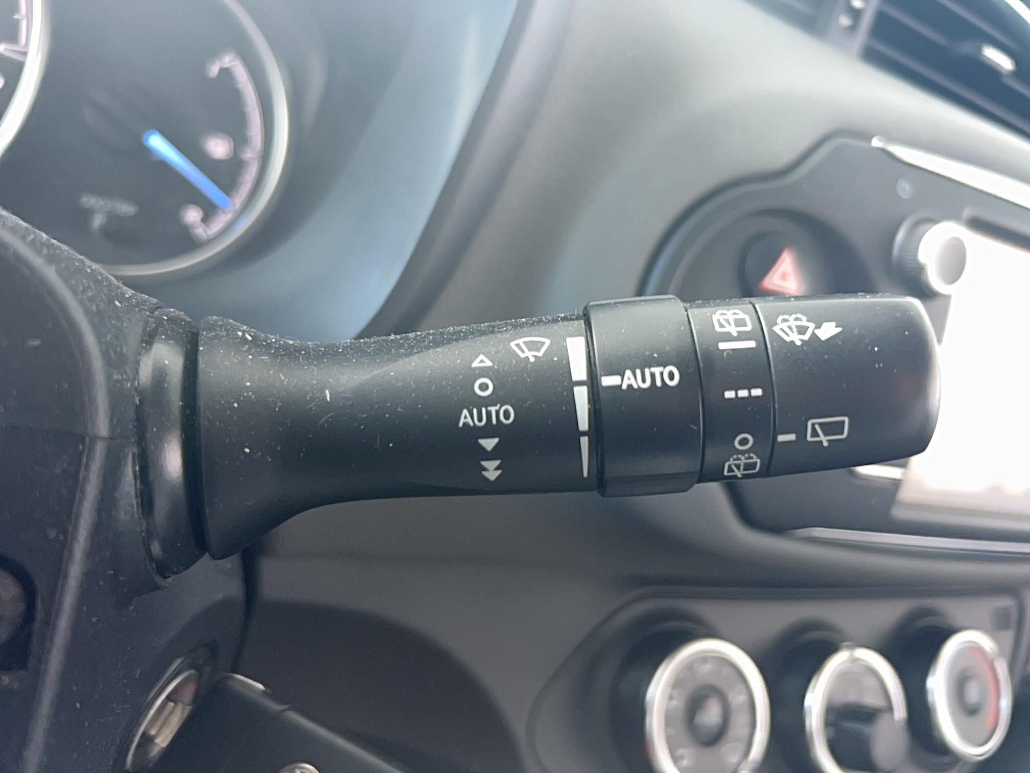 TOYOTA Yaris 70 VVT-i France - Véhicule Occasion - Océane Auto TOYOTA Yaris 70 VVT-i France - Véhicule Occasion Océane Auto