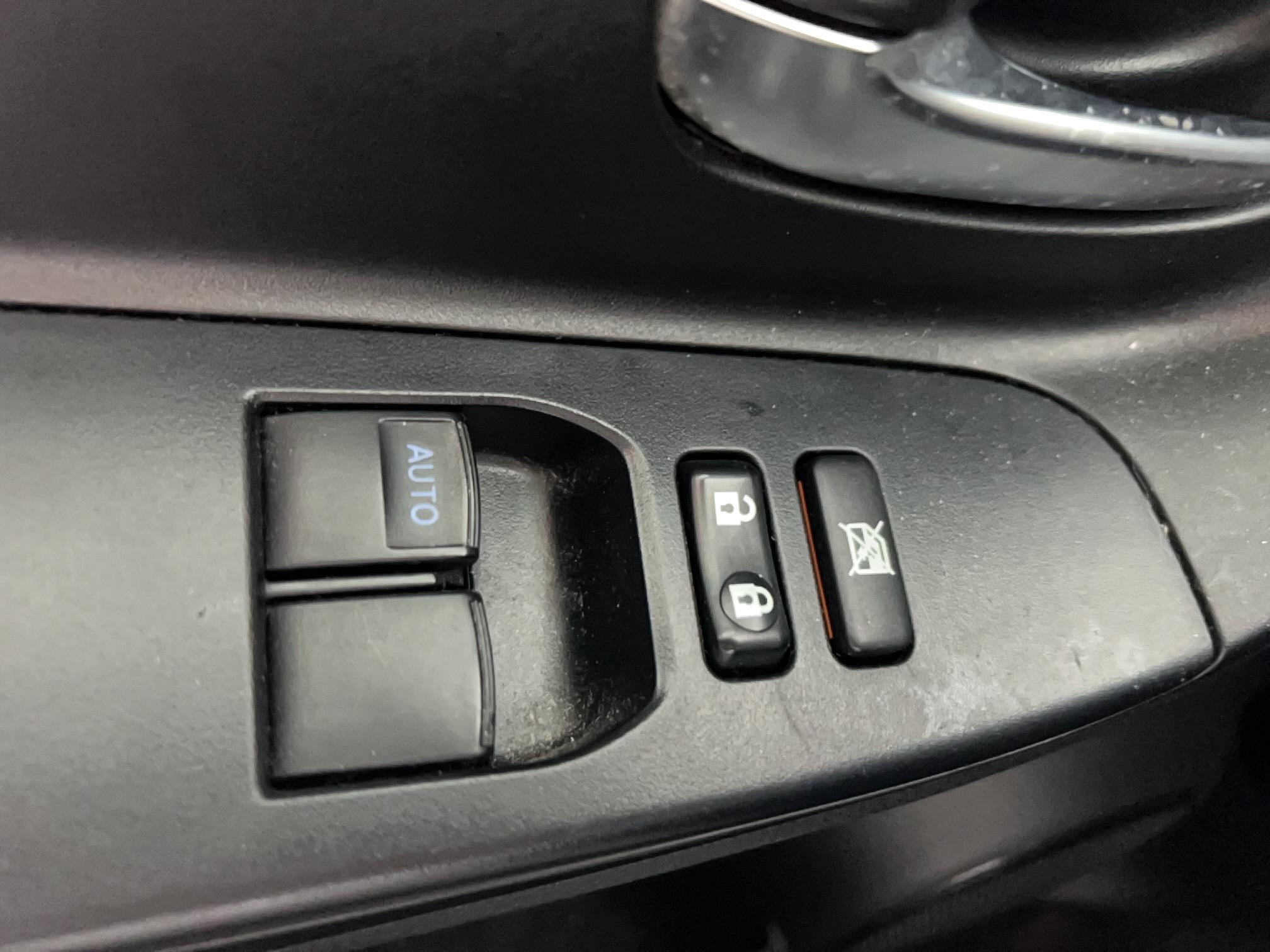 TOYOTA Yaris 70 VVT-i France - Véhicule Occasion - Océane Auto TOYOTA Yaris 70 VVT-i France - Véhicule Occasion Océane Auto