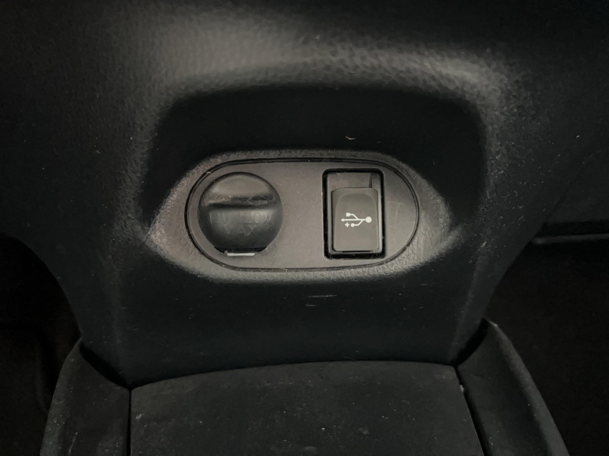 TOYOTA Yaris 70 VVT-i France - Véhicule Occasion - Océane Auto TOYOTA Yaris 70 VVT-i France - Véhicule Occasion Océane Auto