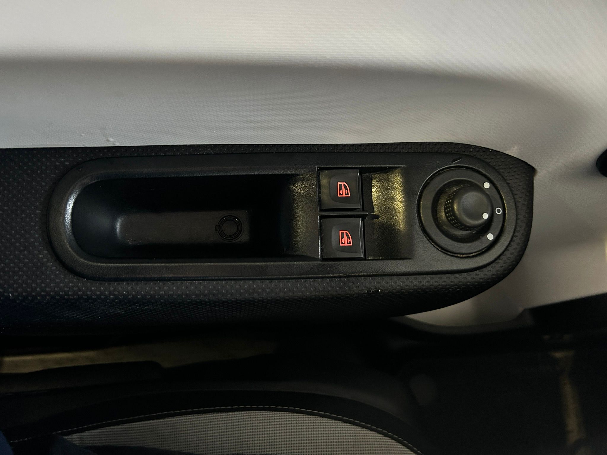 RENAULT Twingo III SCe 75 - 20 Zen - Véhicule Occasion - Océane Auto RENAULT Twingo III SCe 75 - 20 Zen - Véhicule Occasion Océane Auto