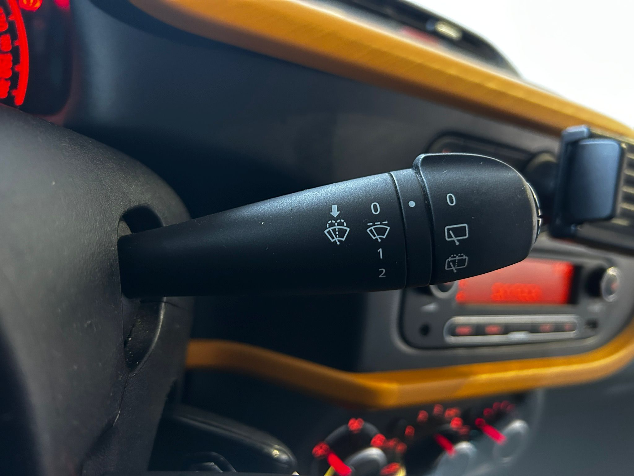 RENAULT Twingo III SCe 75 - 20 Zen - Véhicule Occasion - Océane Auto RENAULT Twingo III SCe 75 - 20 Zen - Véhicule Occasion Océane Auto