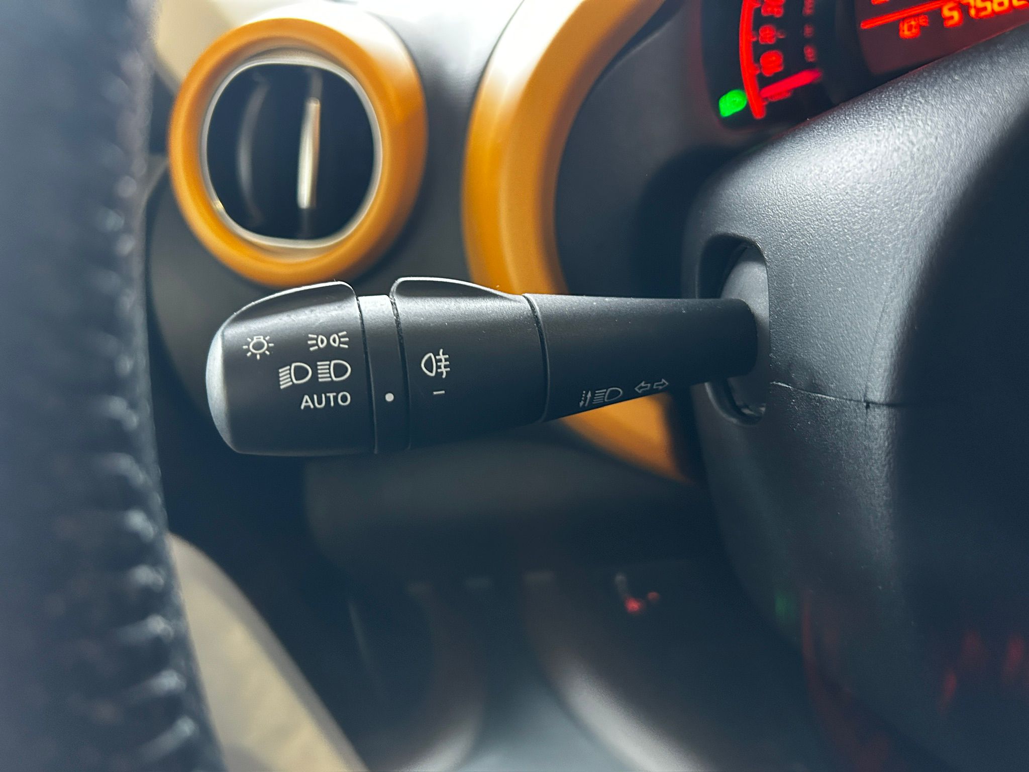 RENAULT Twingo III SCe 75 - 20 Zen - Véhicule Occasion - Océane Auto RENAULT Twingo III SCe 75 - 20 Zen - Véhicule Occasion Océane Auto